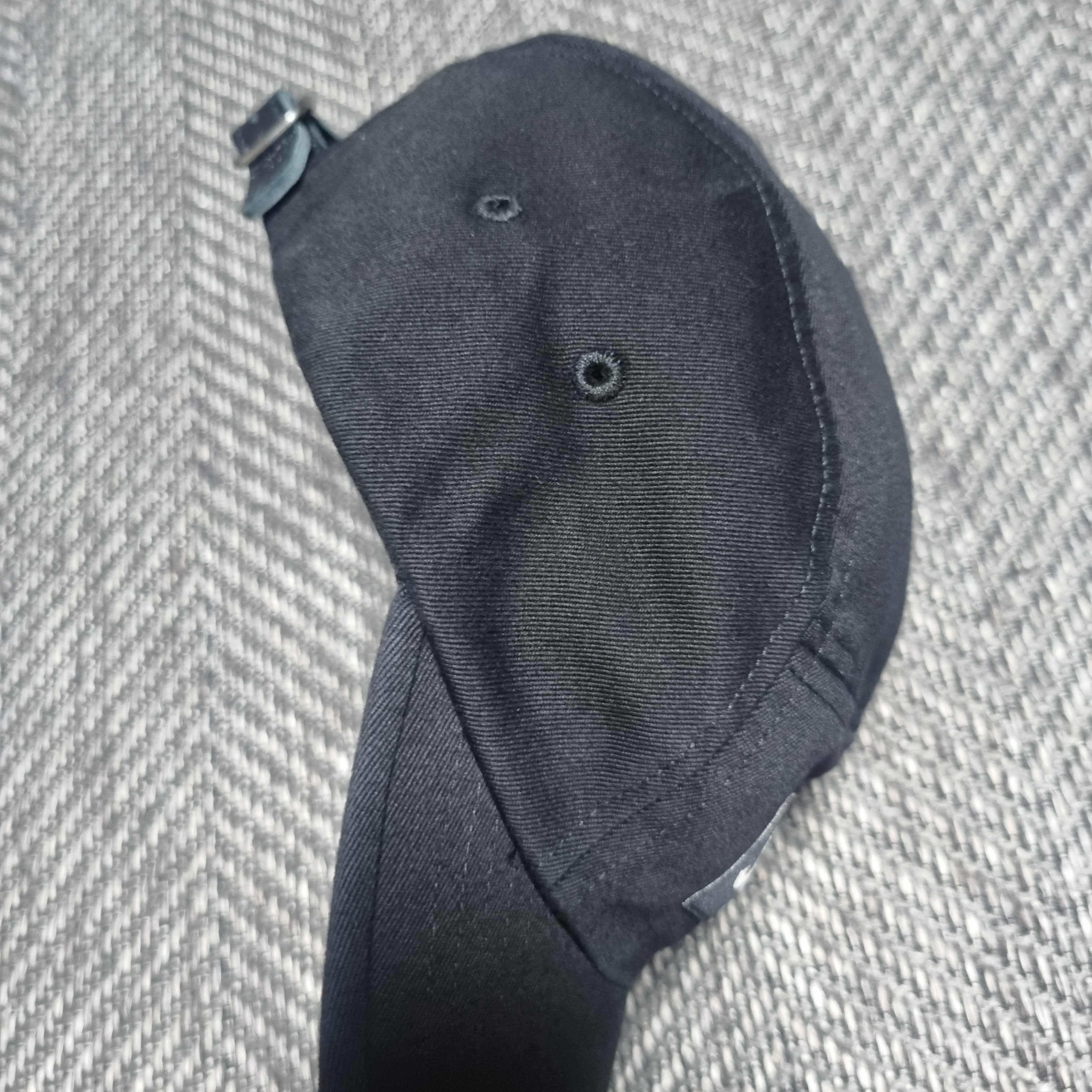 Supreme Washed Chino Twill Camp Cap Black 착용 스타일 - 3
