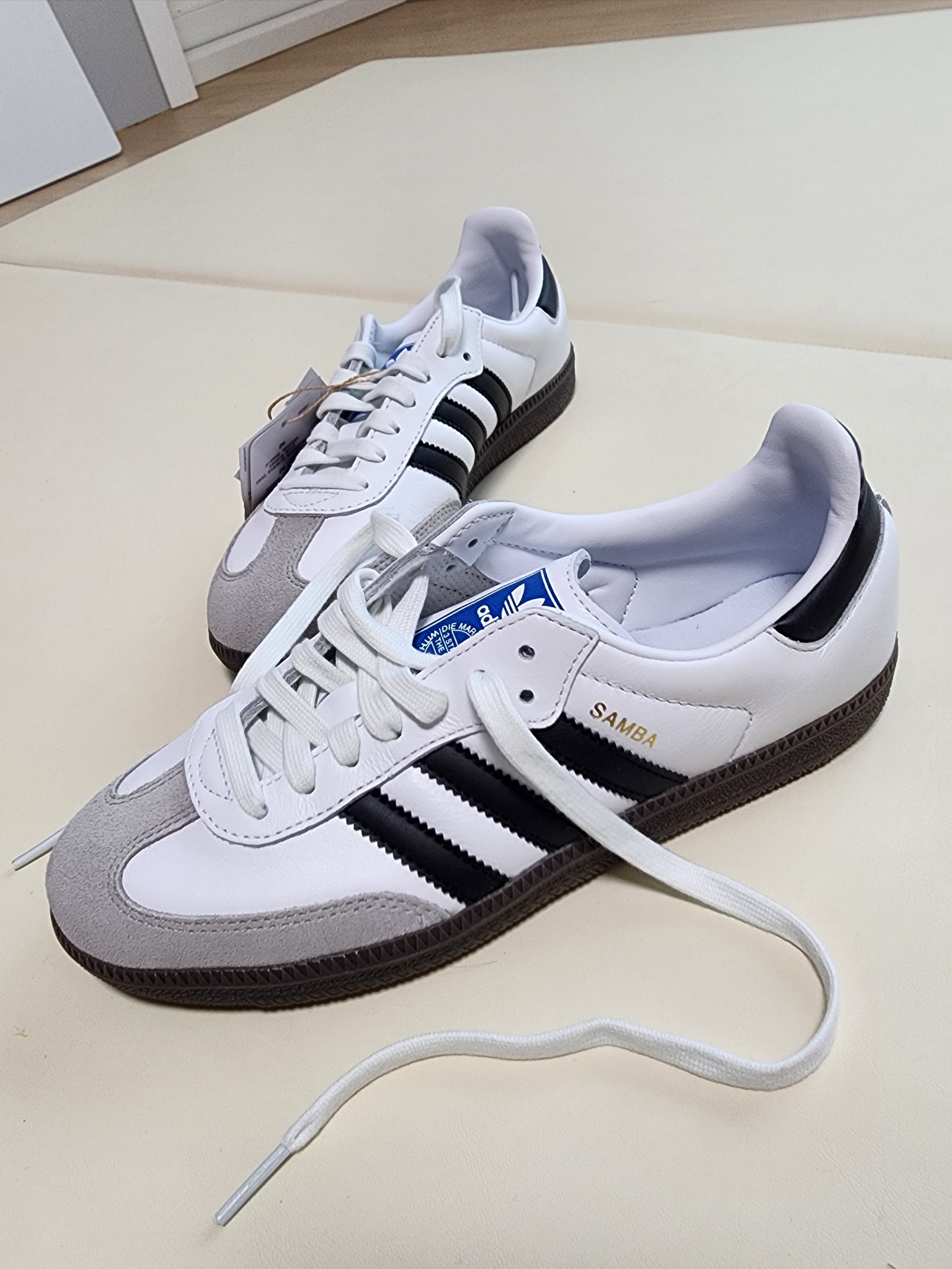 Adidas Samba OG Cloud White 착용 스타일 - 1