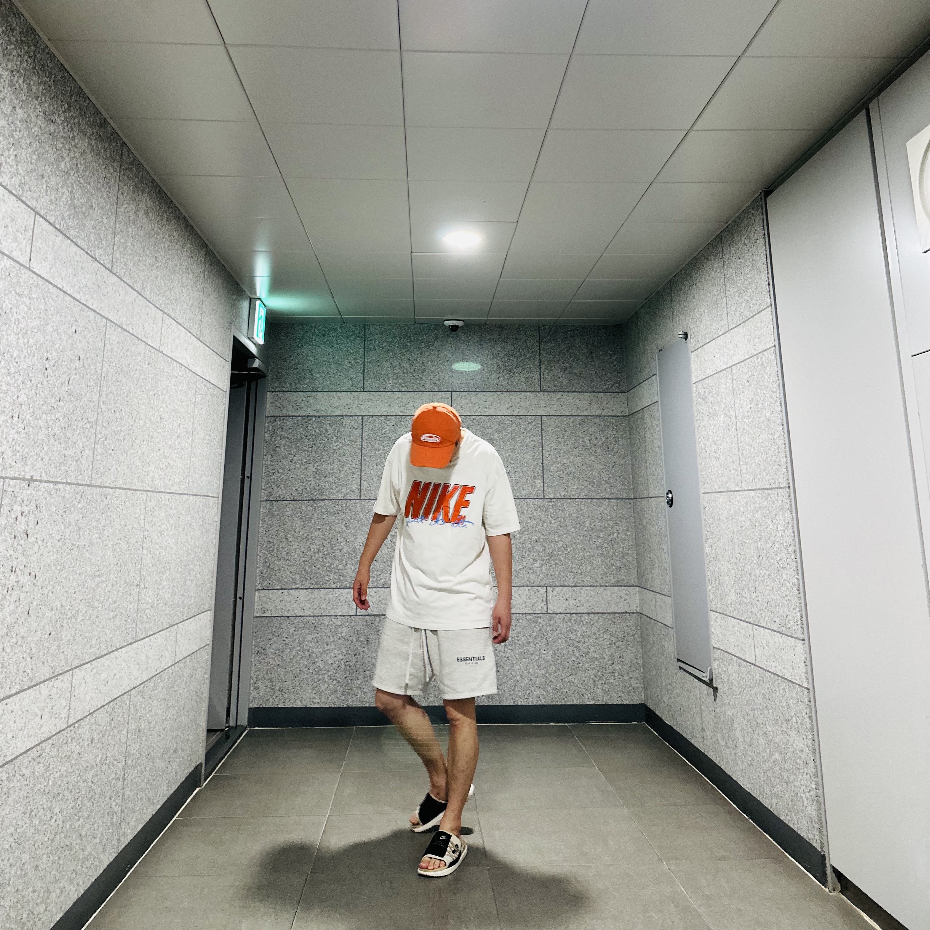Nike M NRG Dunk '85 T-Shirt Sail - US/EU, Essentials Sweatshorts Oatmeal - 21SS 착용 스타일 - 1