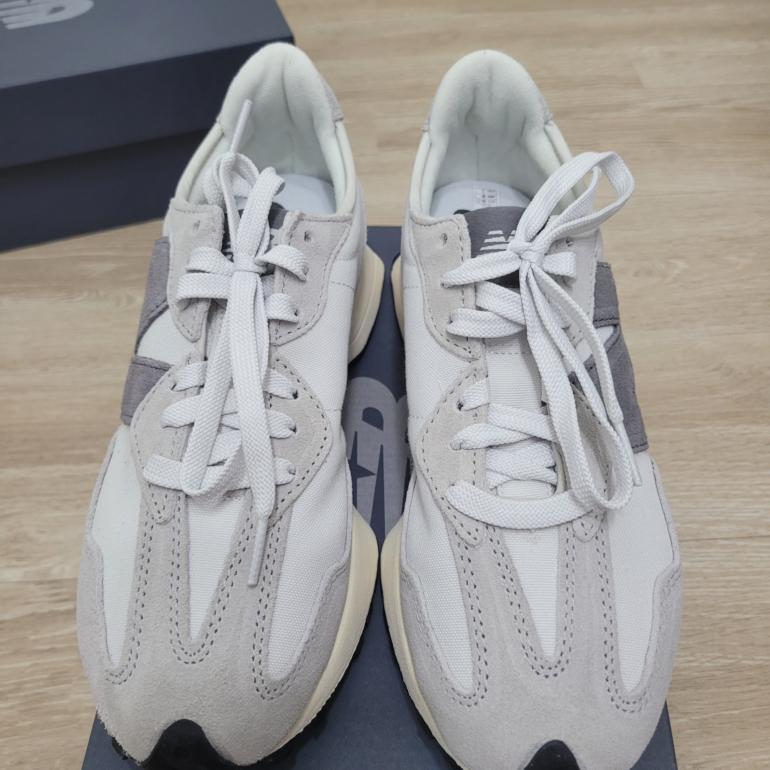 New Balance 327 Nimbus Cloud Rain Cloud 착용 스타일 - 2