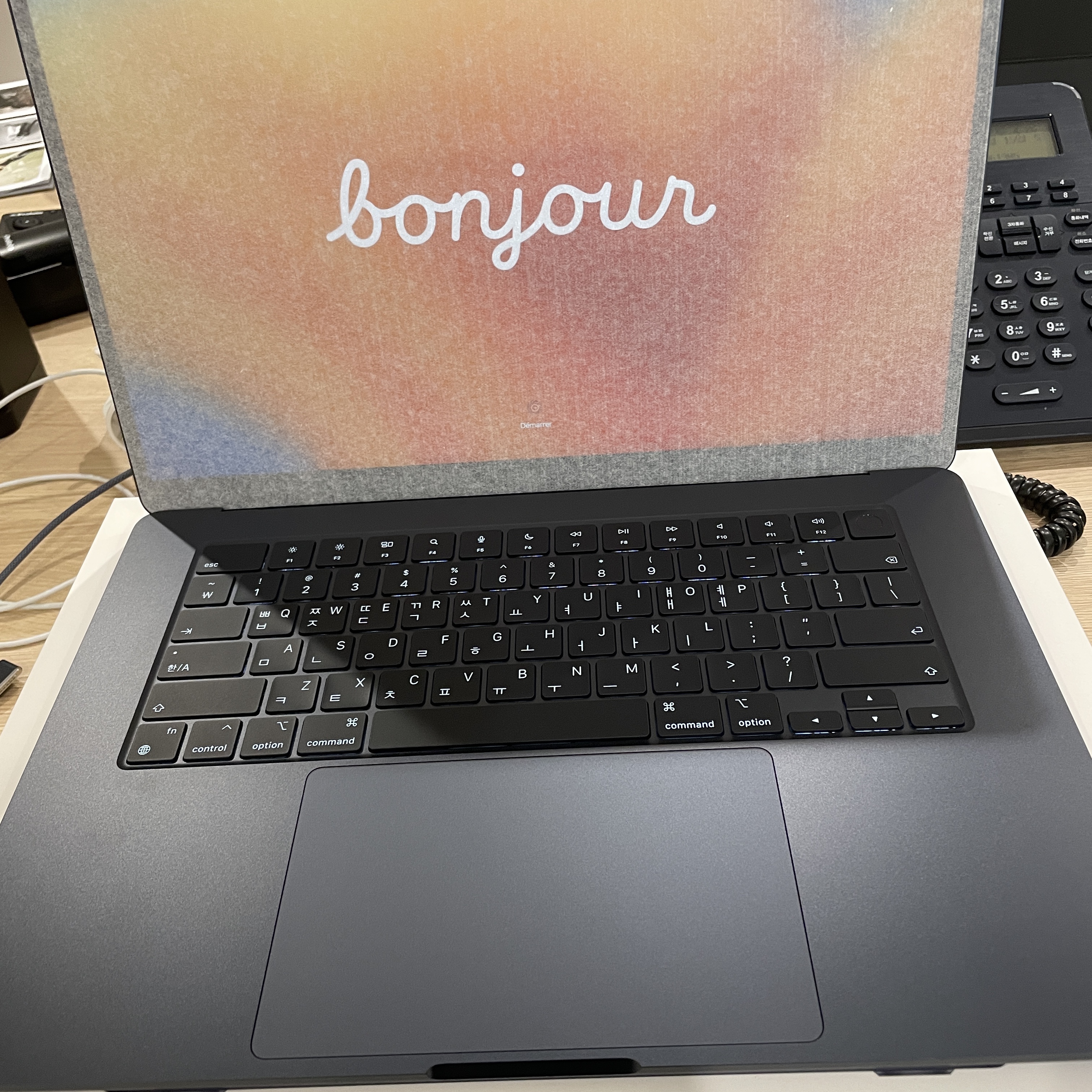 Apple 2023 MacBook Air 15 M2 512GB SSD / 8GB RAM Silver (Korean Ver.) 착용 스타일