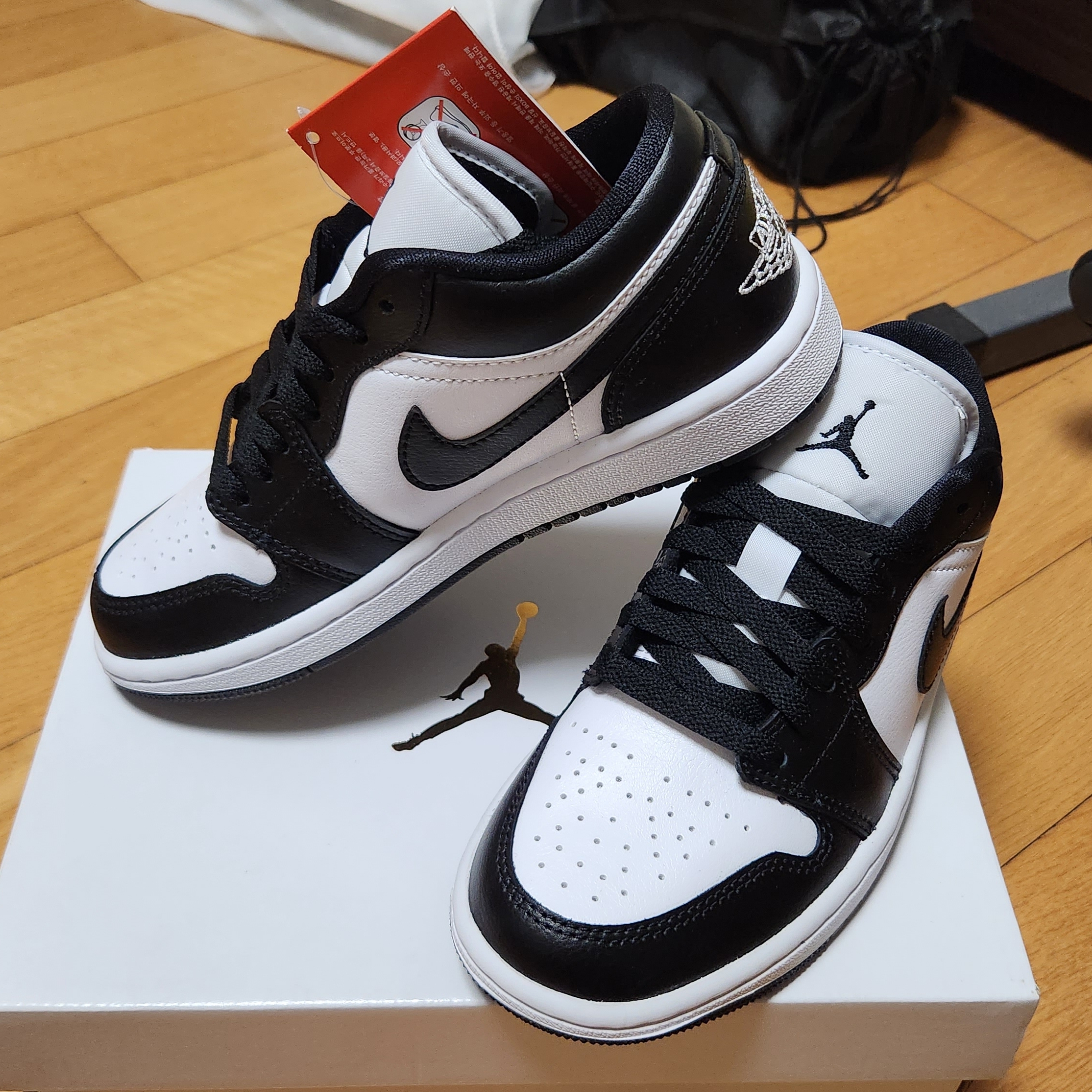 (W) Jordan 1 Low Black and White 착용 스타일