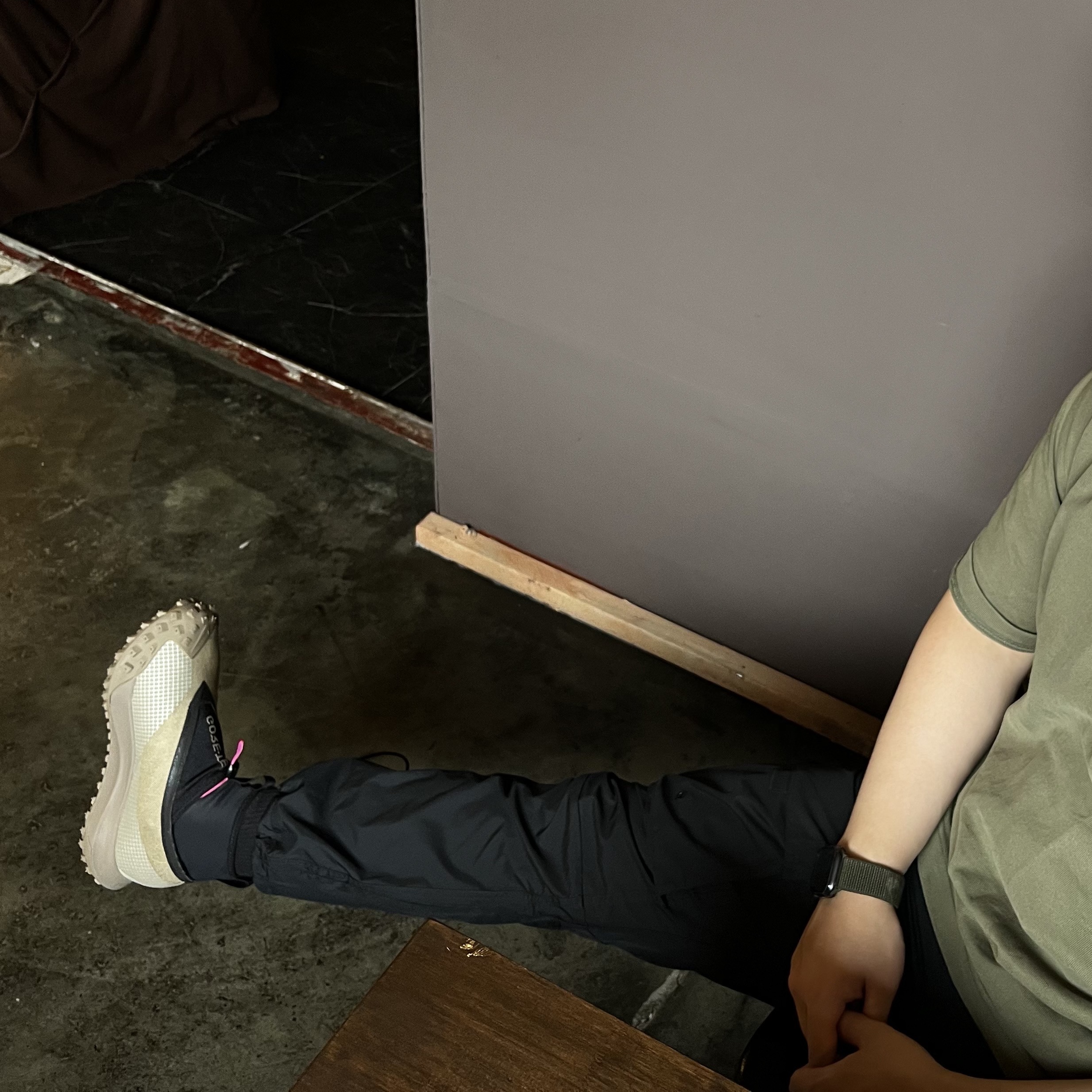 Nike ACG Mountain Fly Gore-Tex Khaki 착용 스타일 - 2