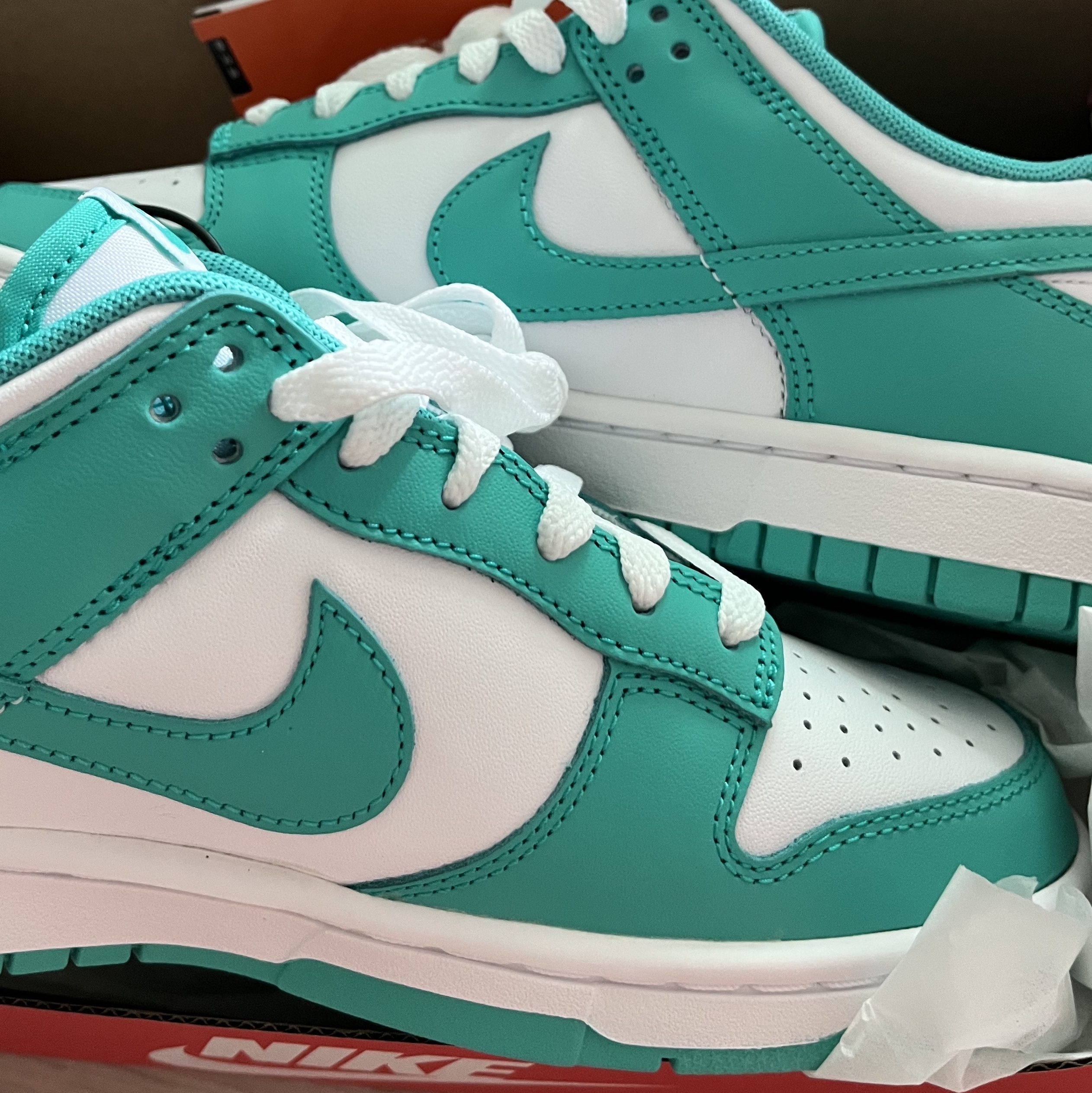 Nike Dunk Low White Clear Jade 착용 스타일