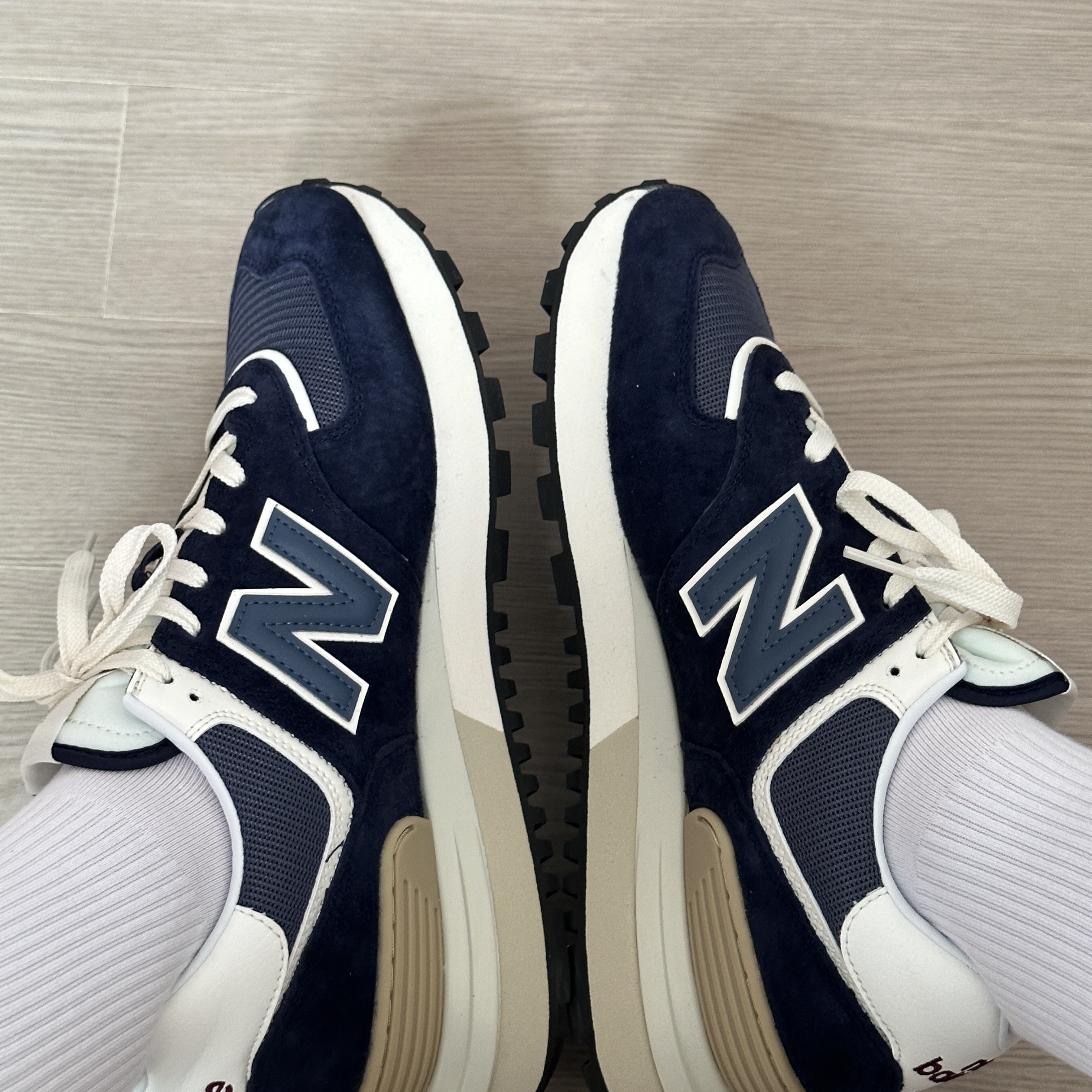 New Balance 574 Legacy Navy 착용 스타일