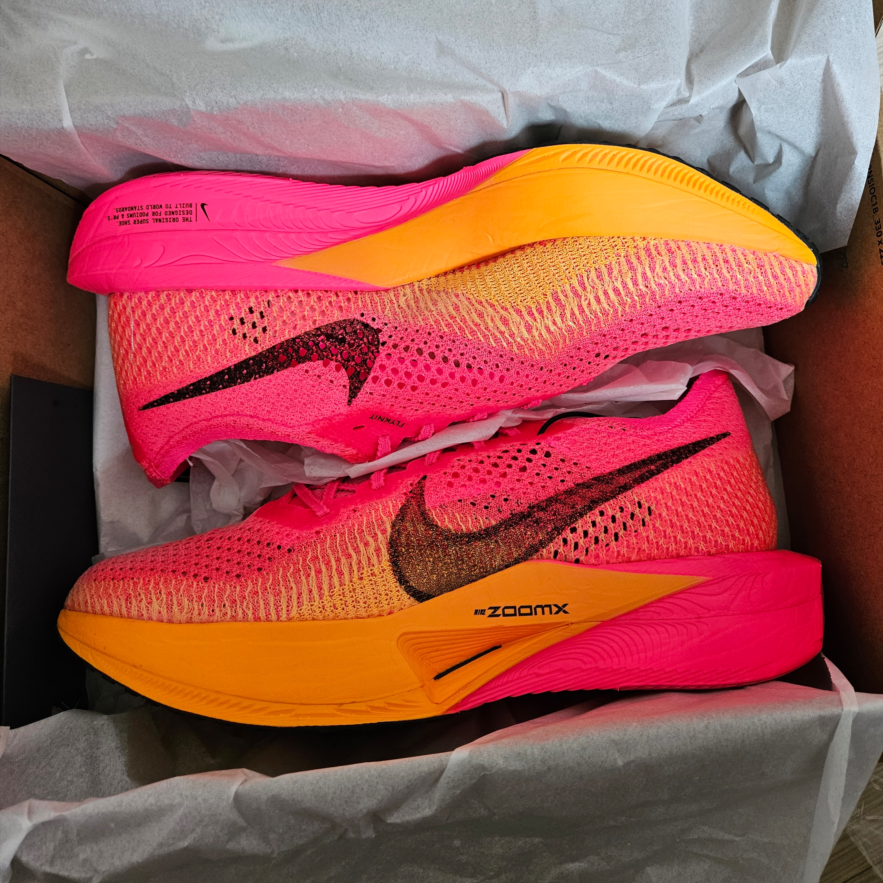 Nike ZoomX Vaporfly Next% 3 Hyper Pink 착용 스타일
