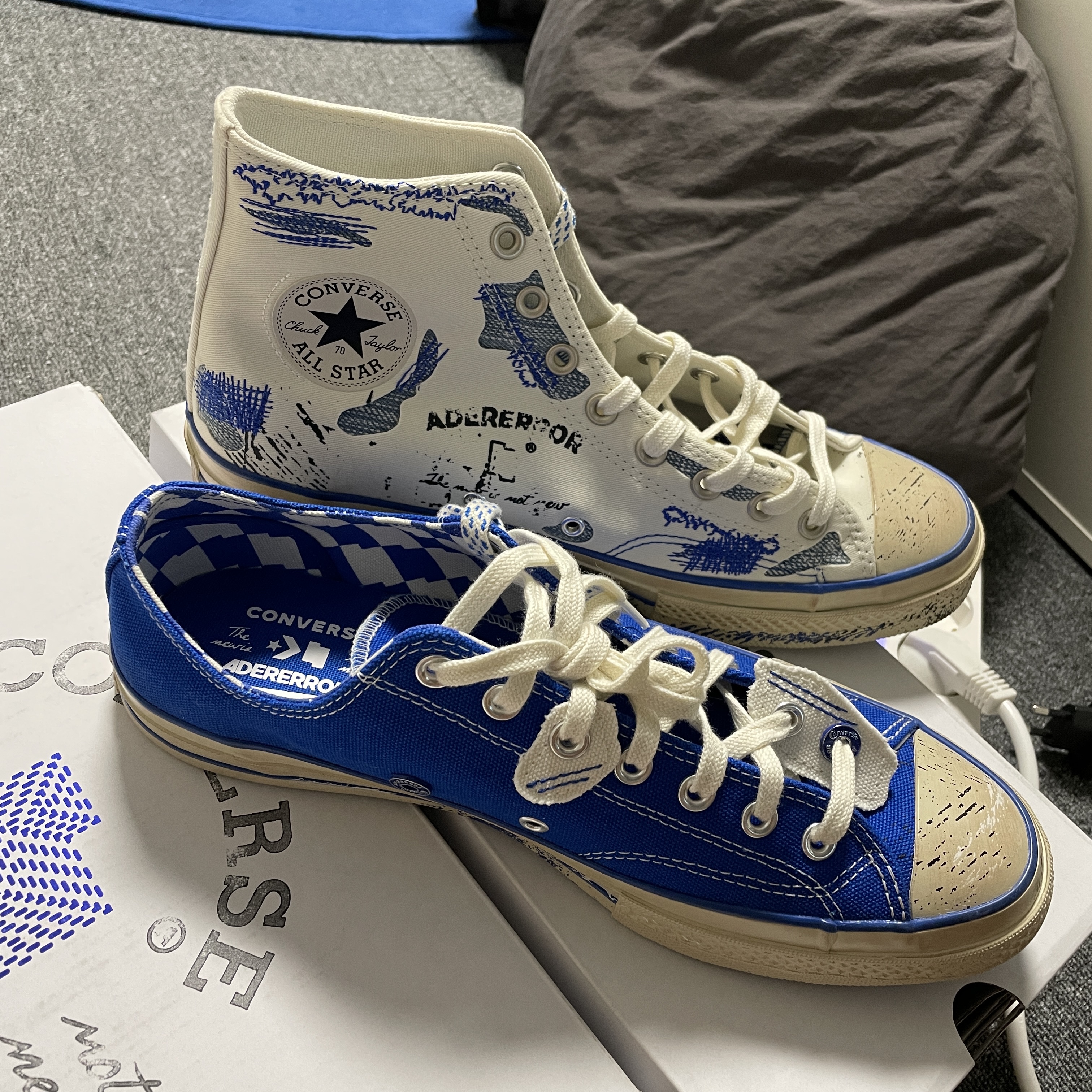 Converse x Ader Error Chuck 70 Ox Imperial Blue, Converse x Ader Error Chuck 70 High White 착용 스타일