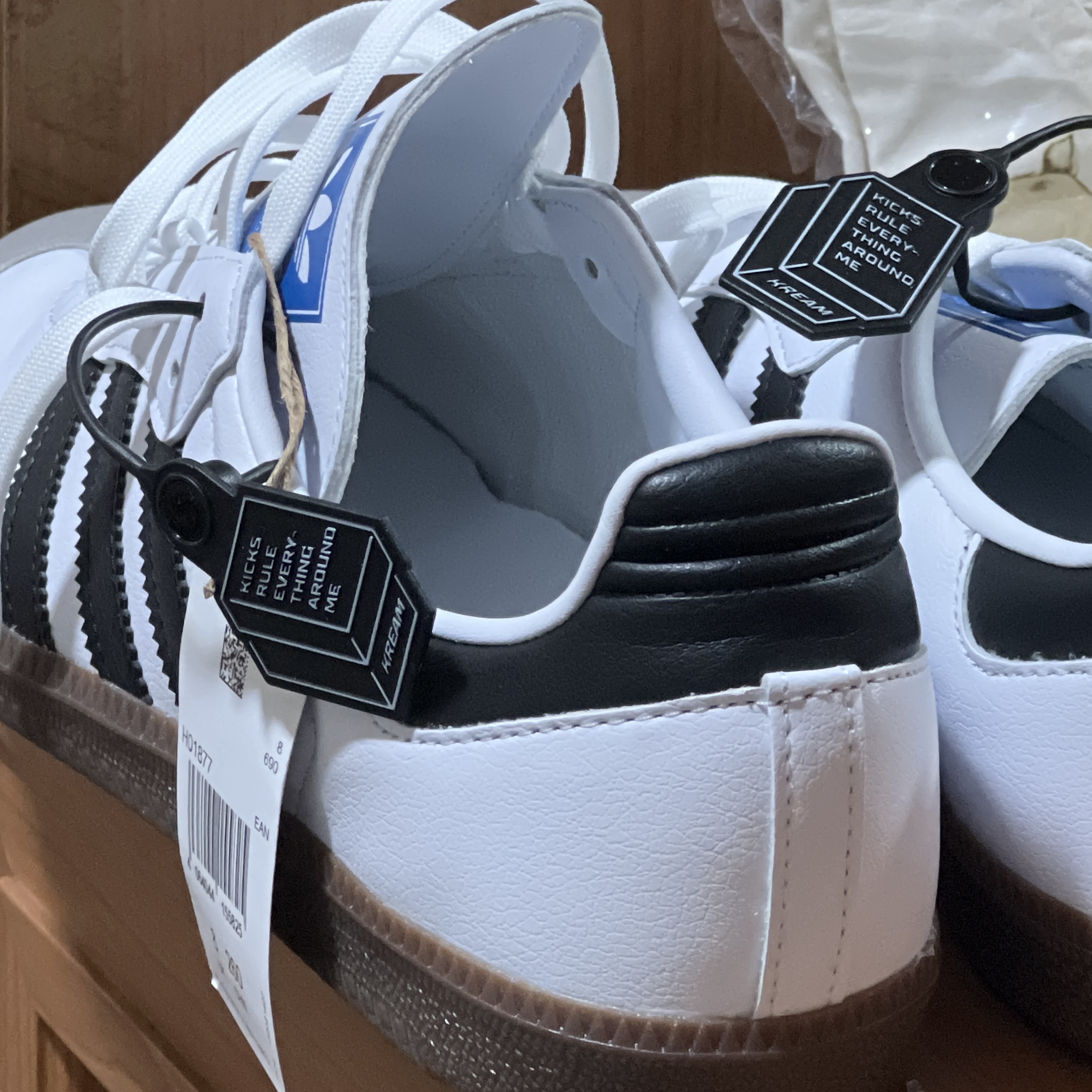 Adidas Samba Vegan White Black 착용 스타일