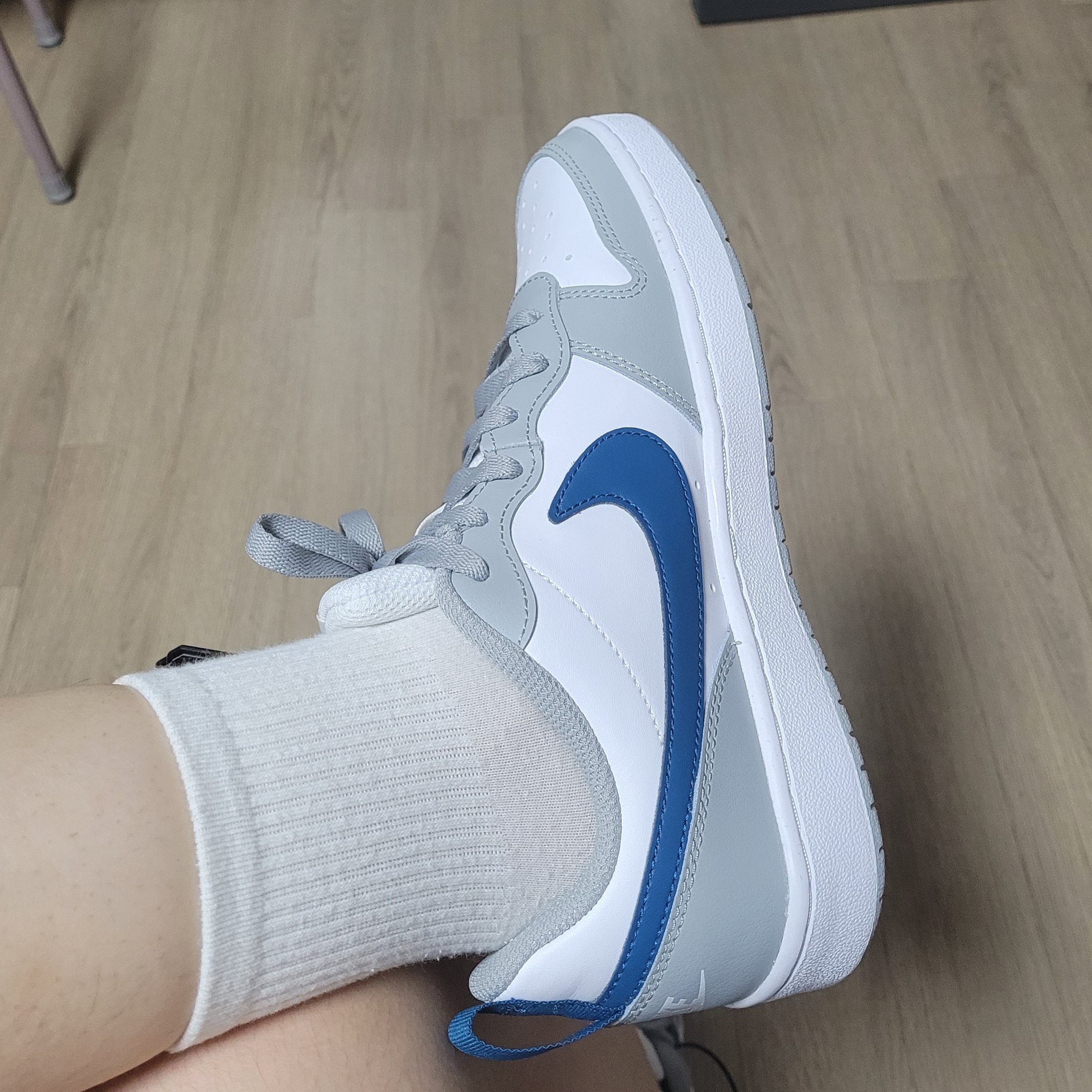 (GS) Nike Court Borough Low 2 Light Smoke Grey 착용 스타일
