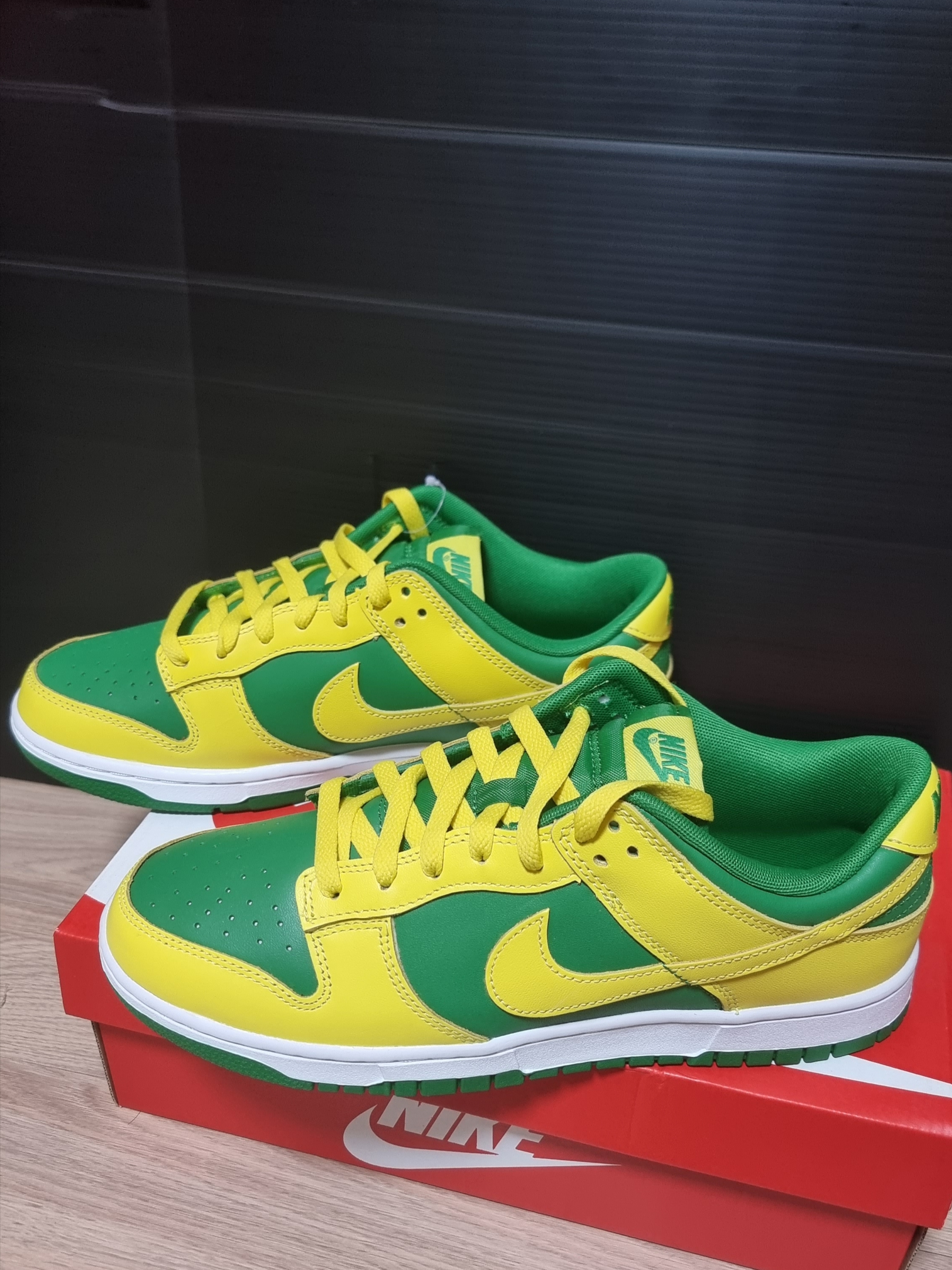 Nike Dunk Low Apple Green and Yellow Strike 착용 스타일 - 2