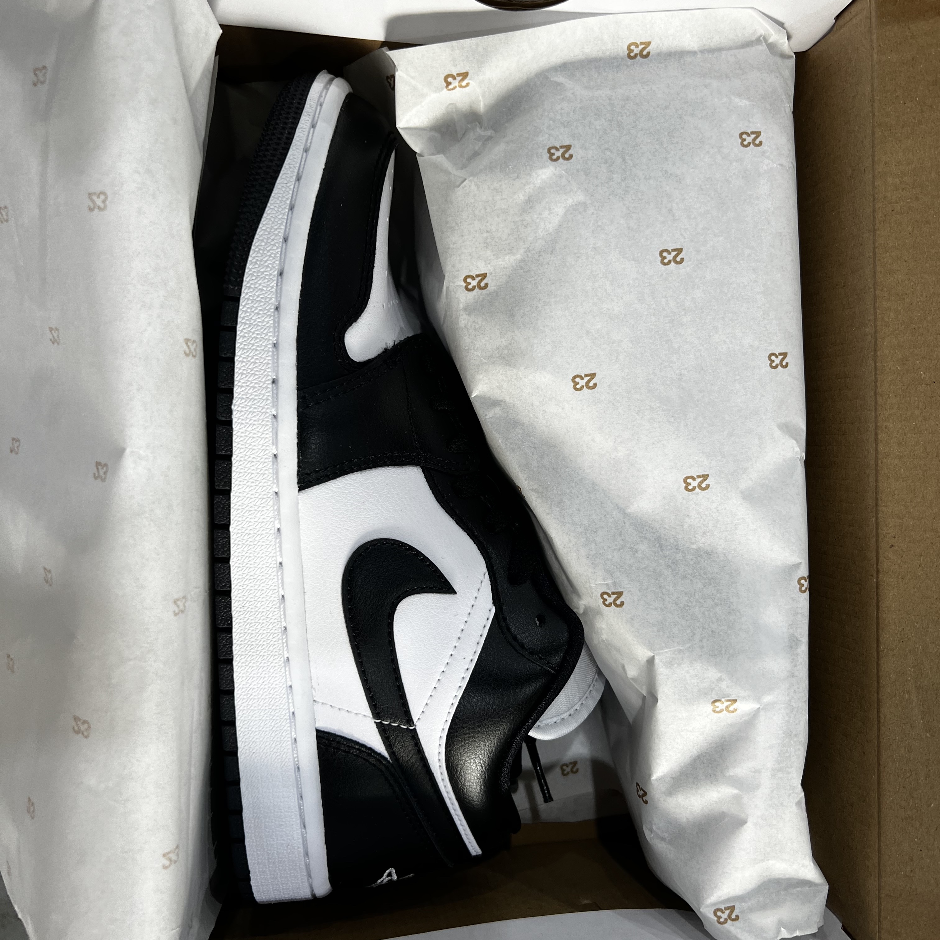 (W) Jordan 1 Low Black and White 착용 스타일