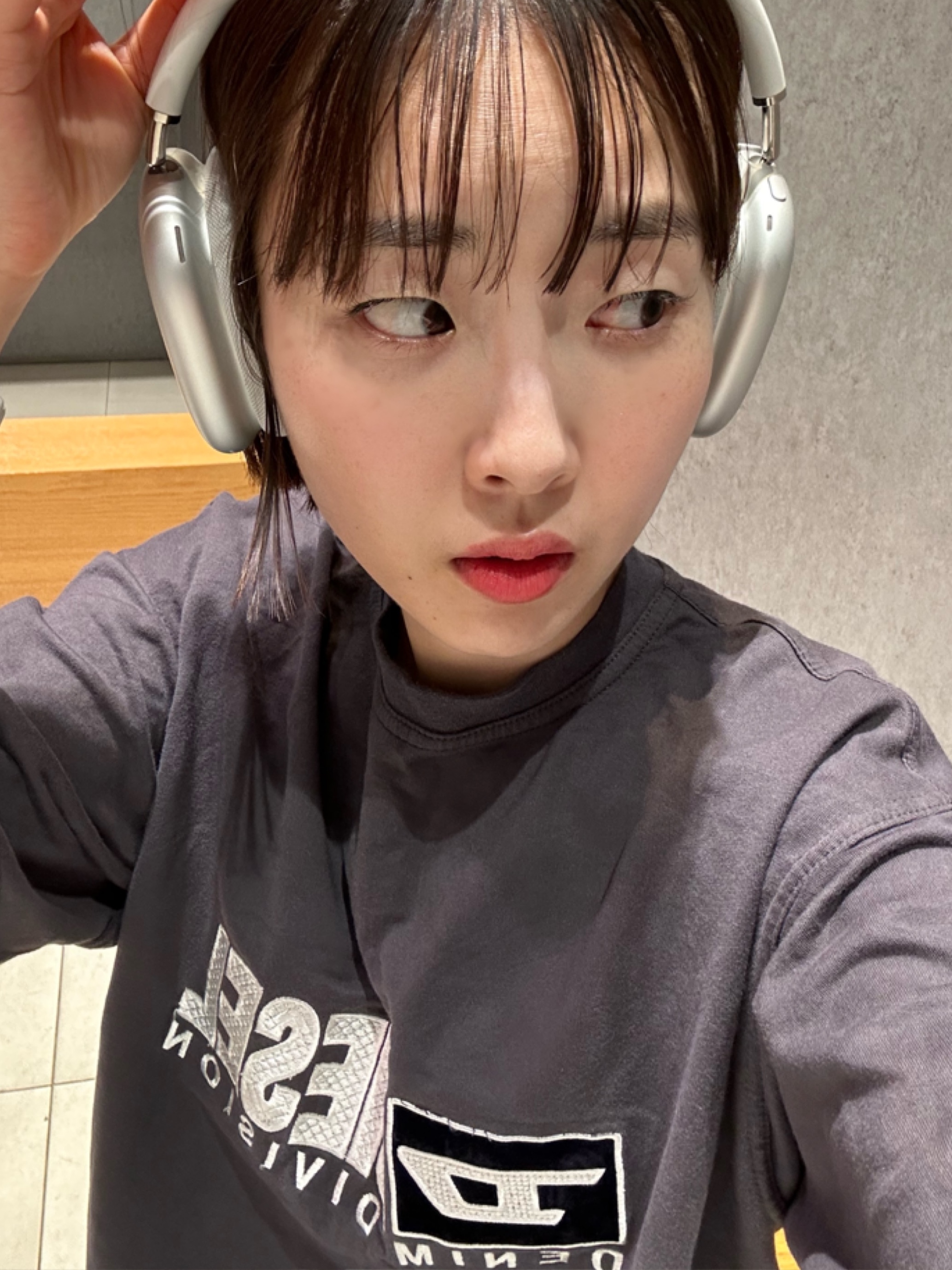 Apple AirPods Max Lightning Silver (Korean Ver.) 착용 스타일