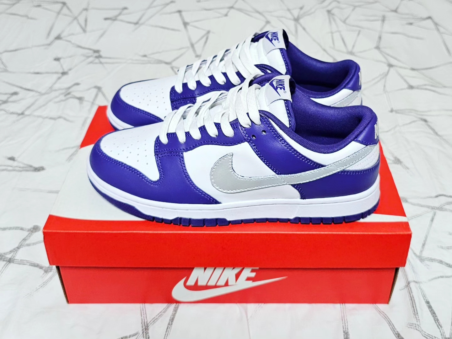 Nike Dunk Low Retro Championship Court Purple 착용 스타일 - 2