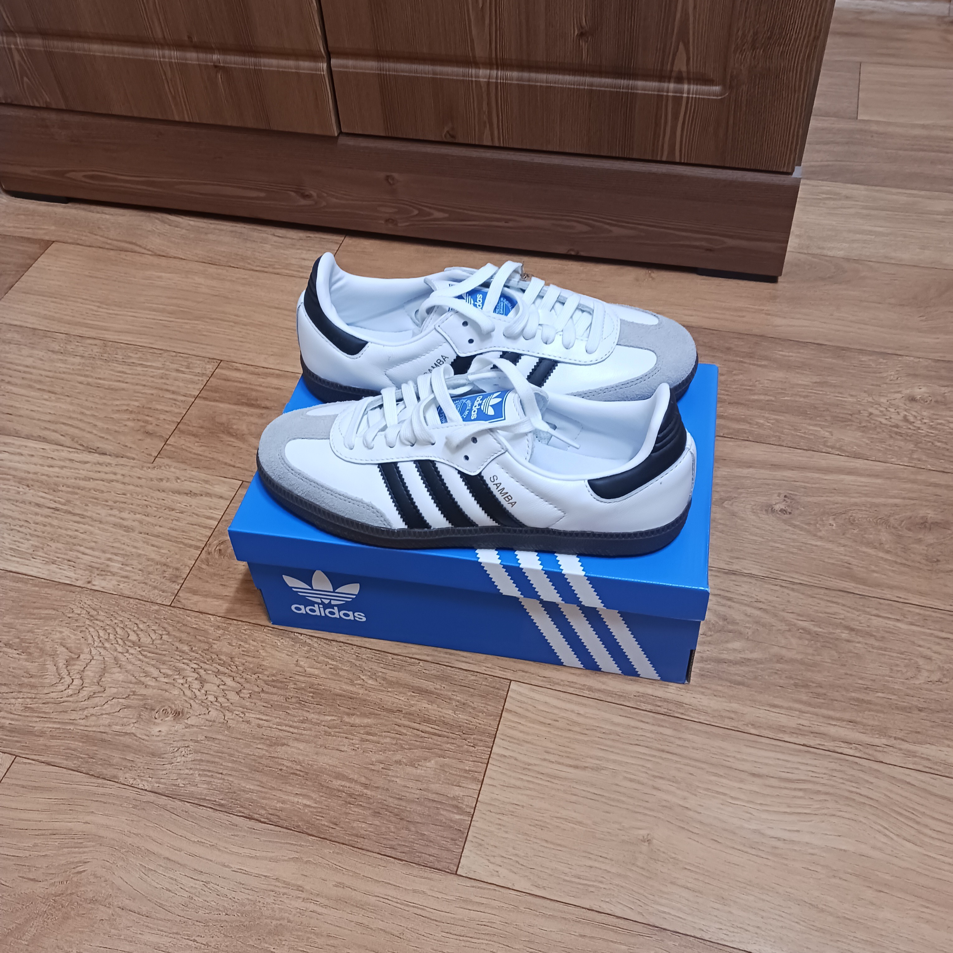 Adidas Samba OG Cloud White 착용 스타일 - 1