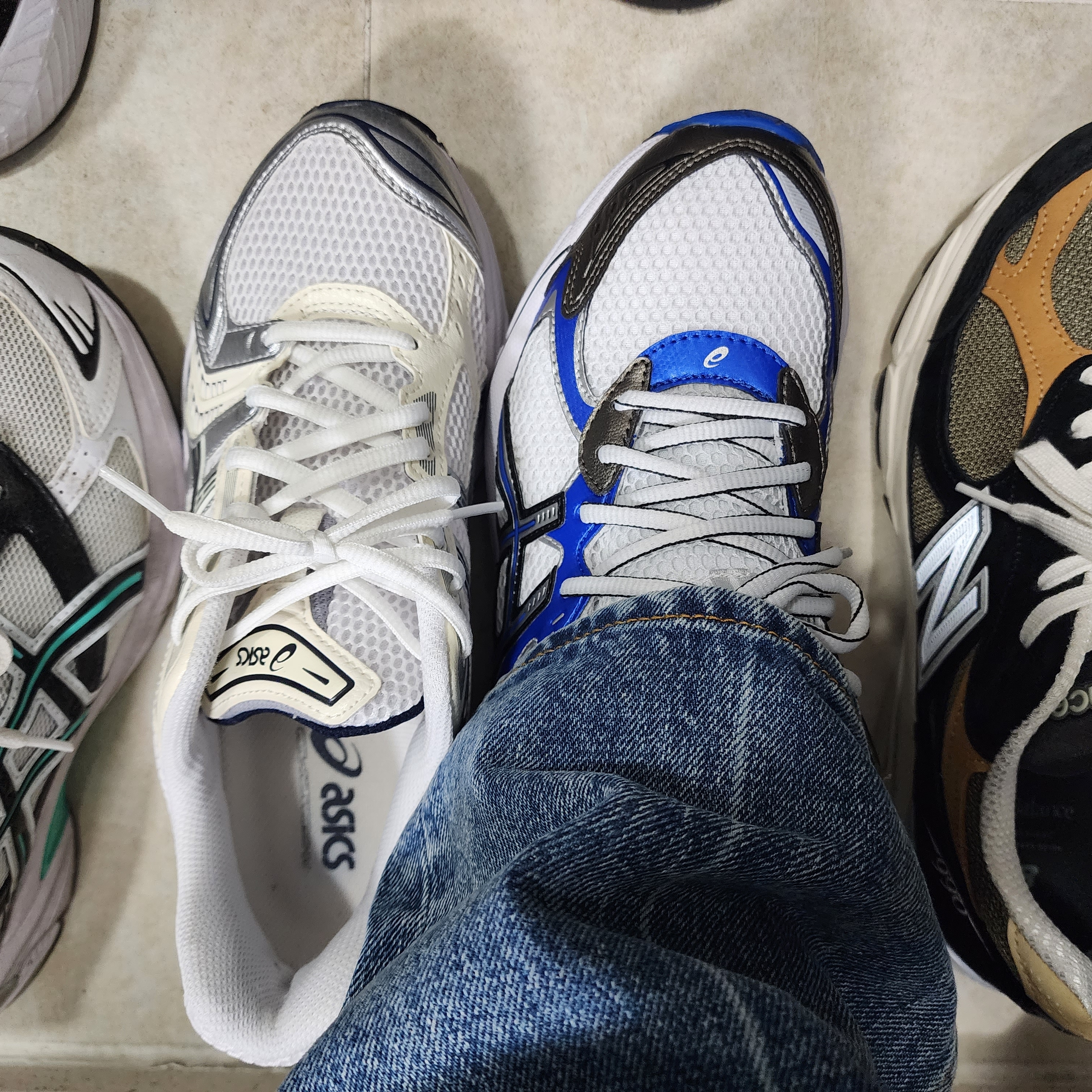 New Balance 860v2 White Black, Asics GT-2160 White Illusion Blue 착용 스타일 - 3