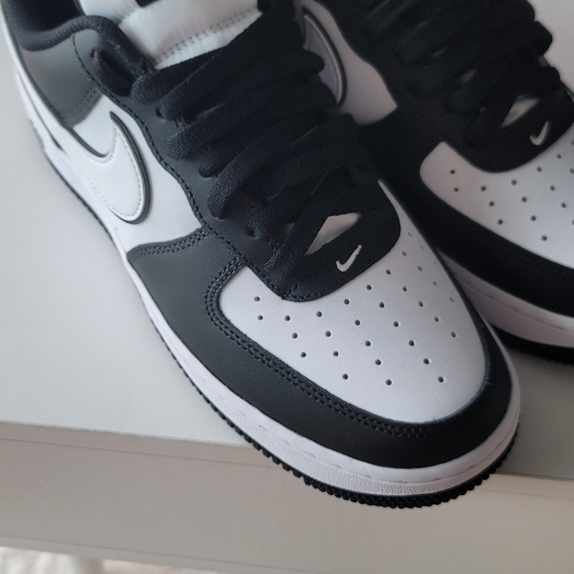 Nike Air Force 1 '07 Black White 착용 스타일