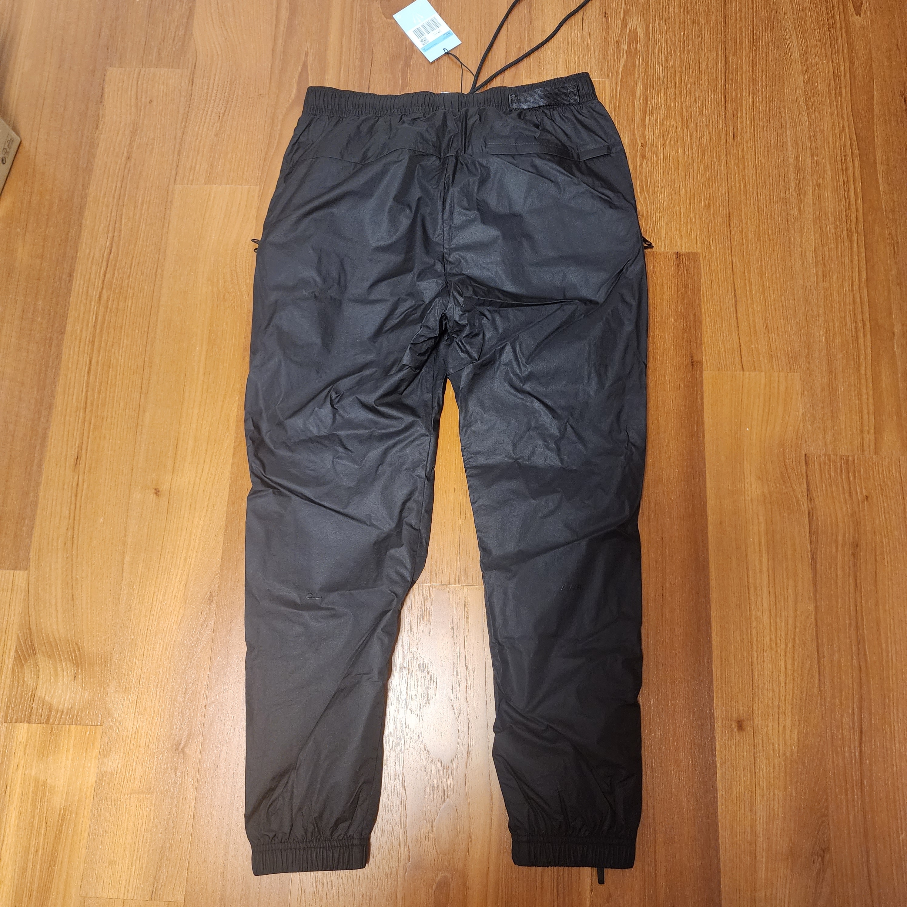 Nike x Drake Nocta NRG LR Track Pants Black (DR2620-010) 착용 스타일 - 2