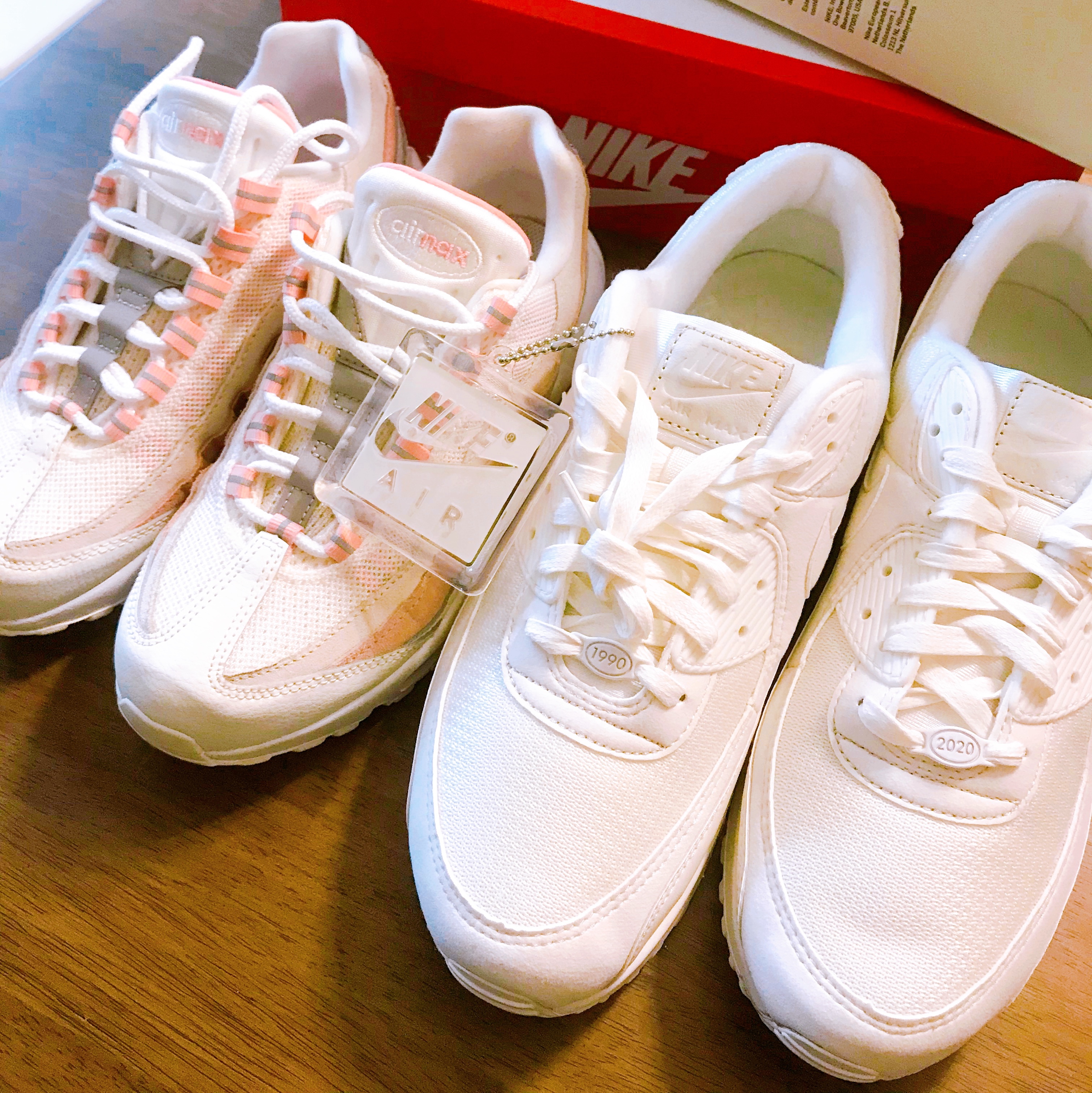Nike Air Max 90 NRG Recraft Sail, (W) Nike Air Max 95 Bleached Coral 착용 스타일