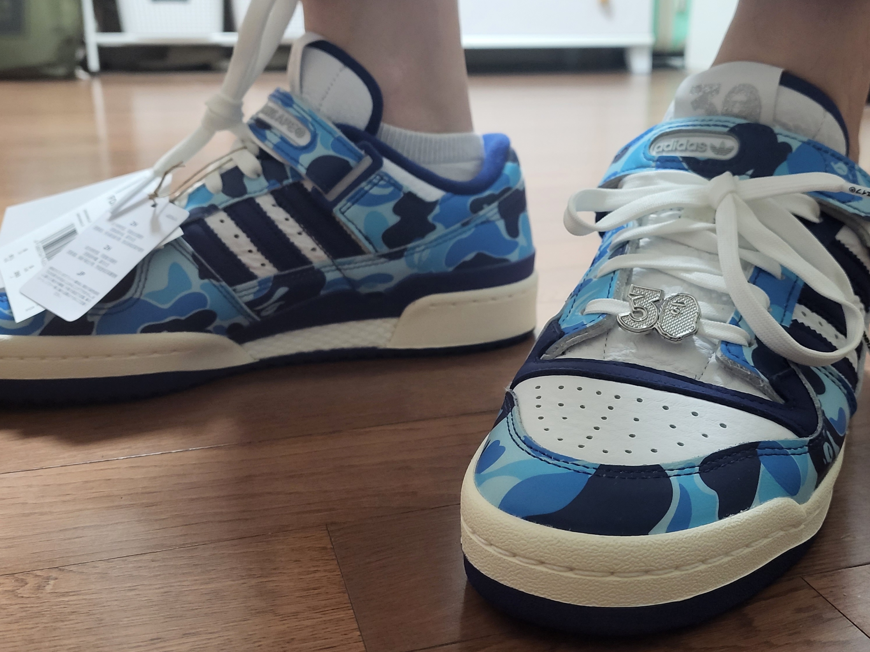 Adidas x BAPE Forum 84 Low Blue Camo 착용 스타일 - 2