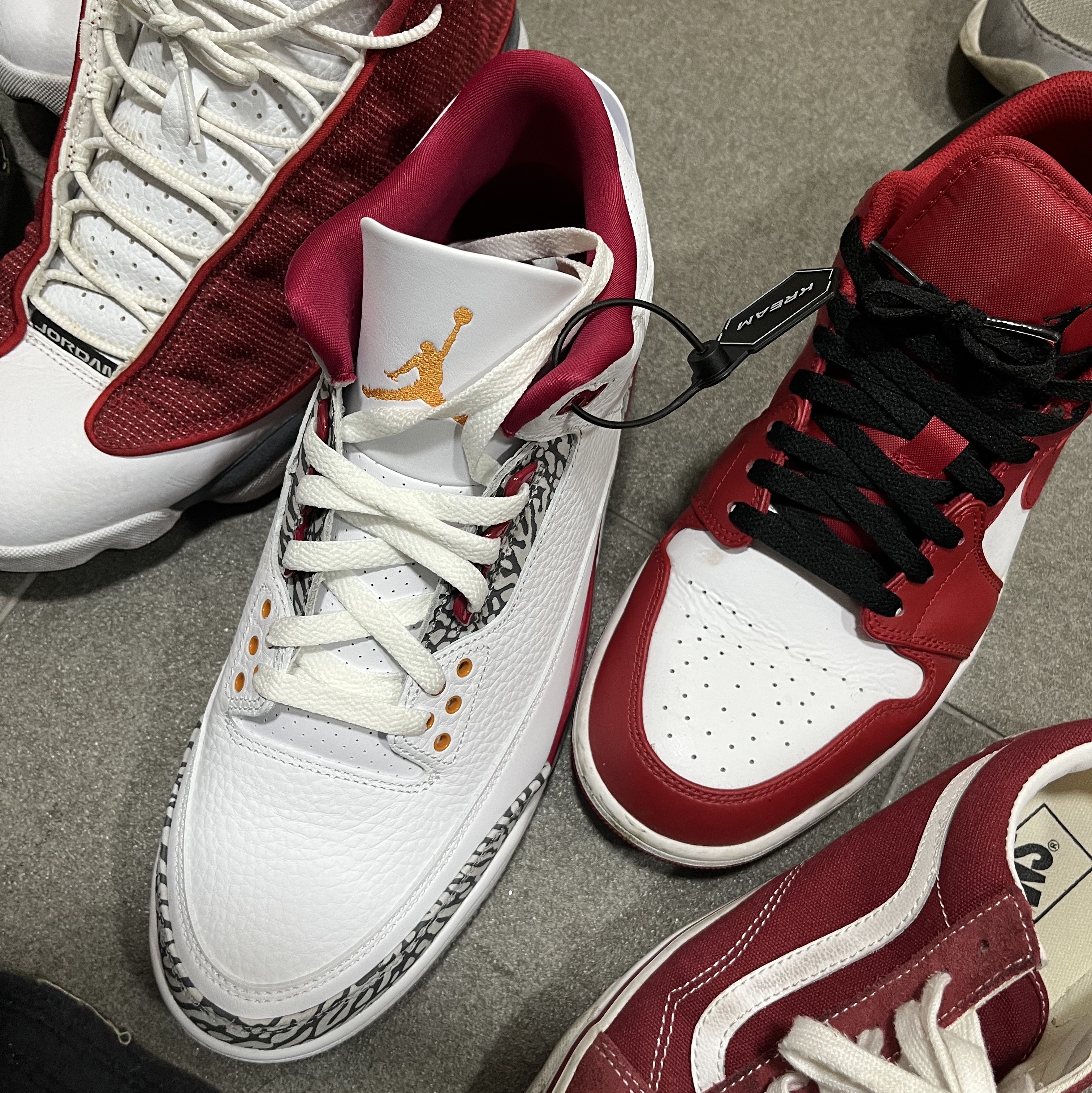 Jordan 3 Retro Cardinal Red, Jordan 1 Low White Gym Red Black 착용 스타일