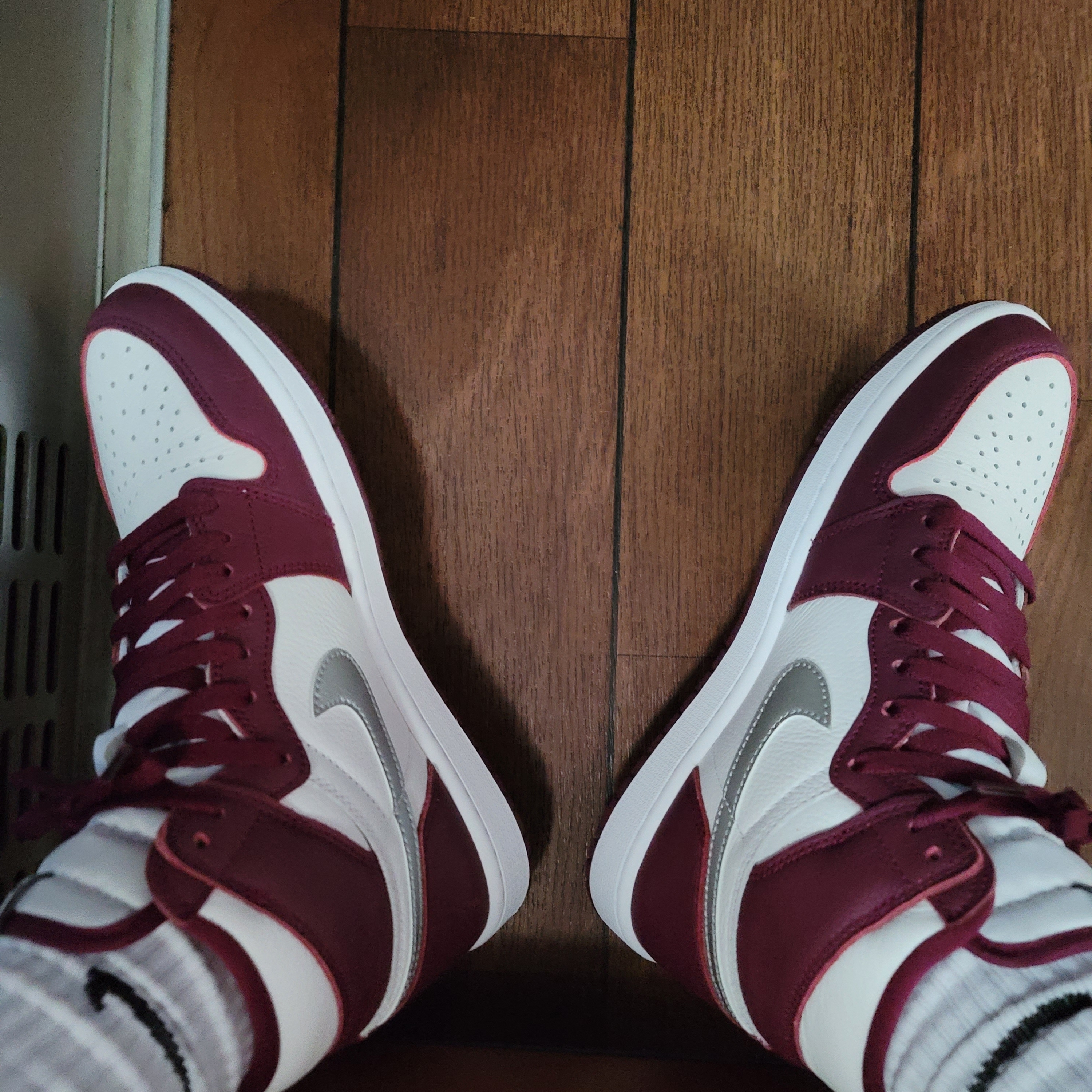 Jordan 1 Retro High OG Bordeaux 착용 스타일