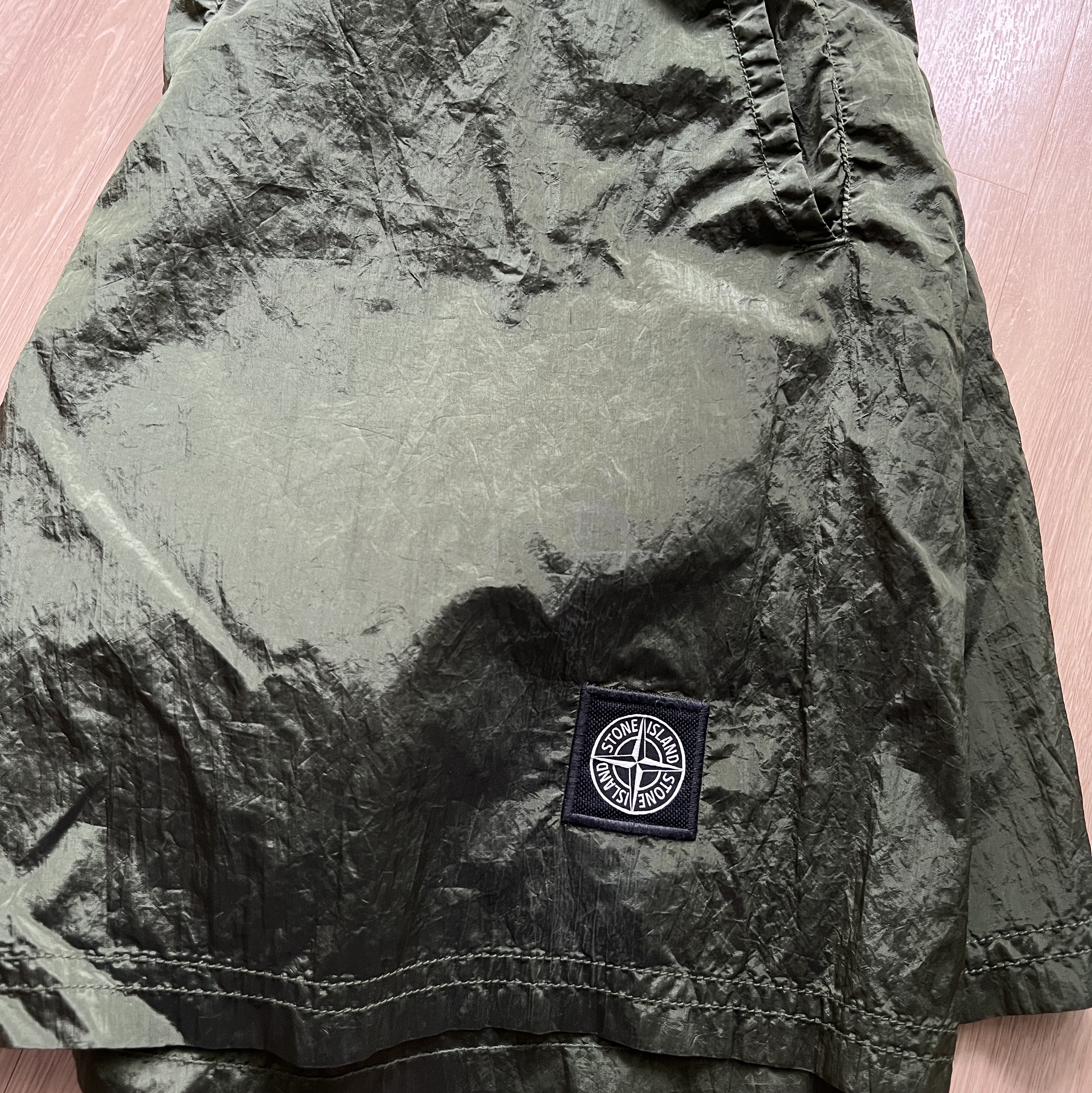Stone Island B0943 Nylon Metal Swimming Trunk Olive Green - 22SS 착용 스타일