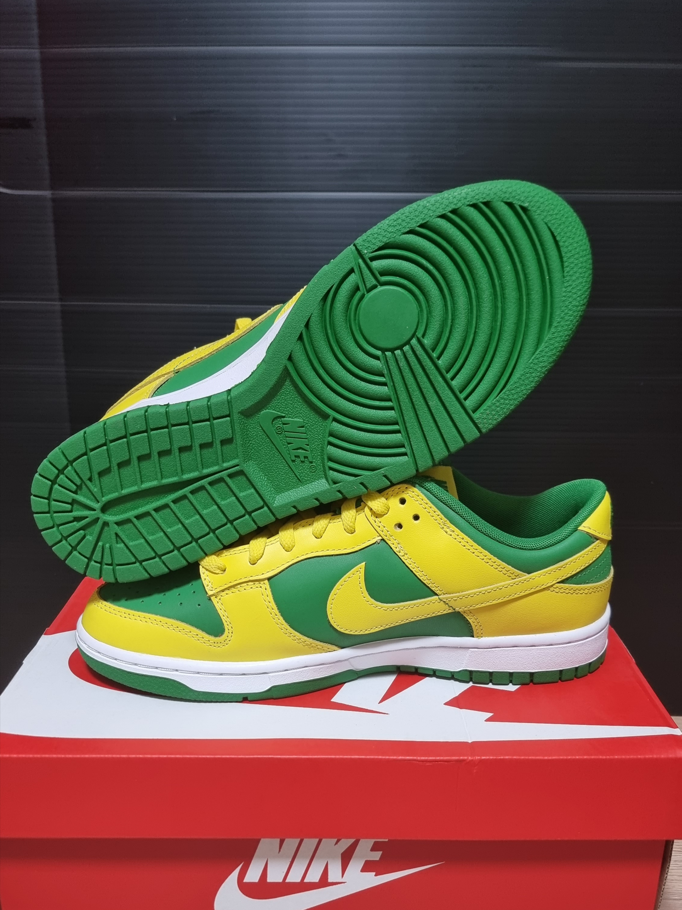 Nike Dunk Low Apple Green and Yellow Strike 착용 스타일 - 4