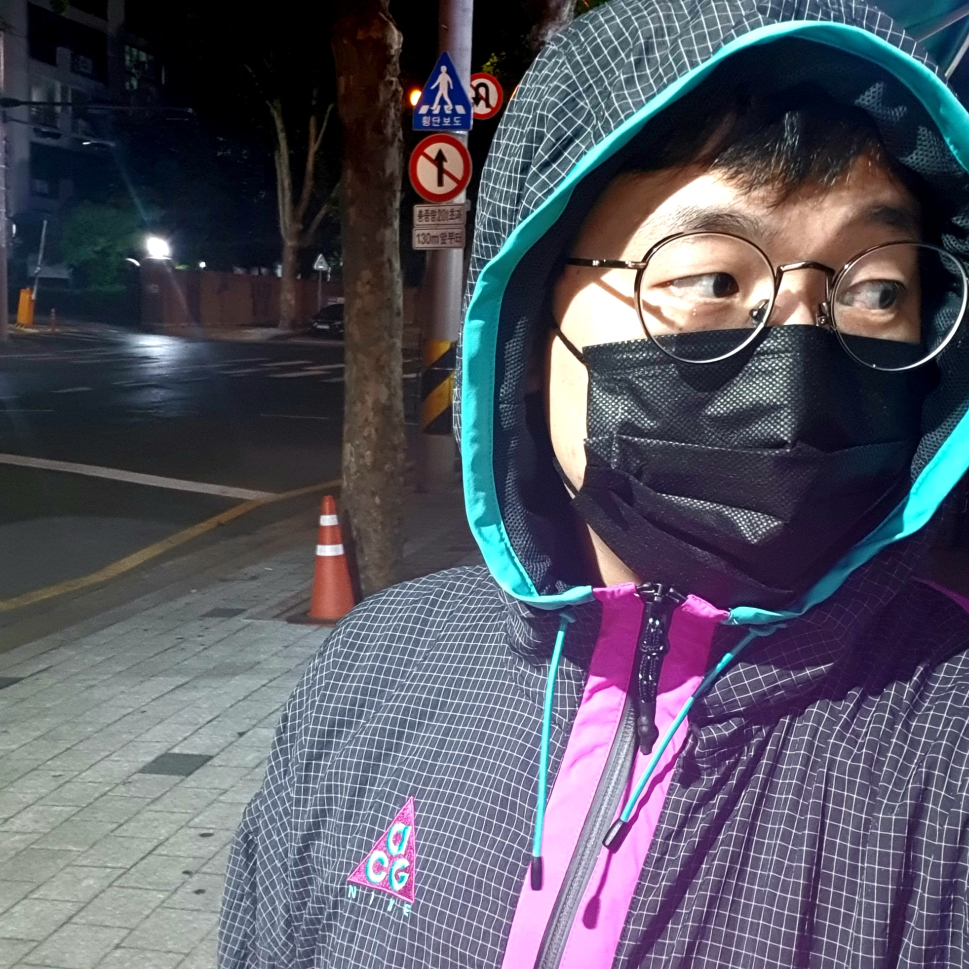Nike ACG Woven Hooded Jacket Anthracite - US/EU 착용 스타일
