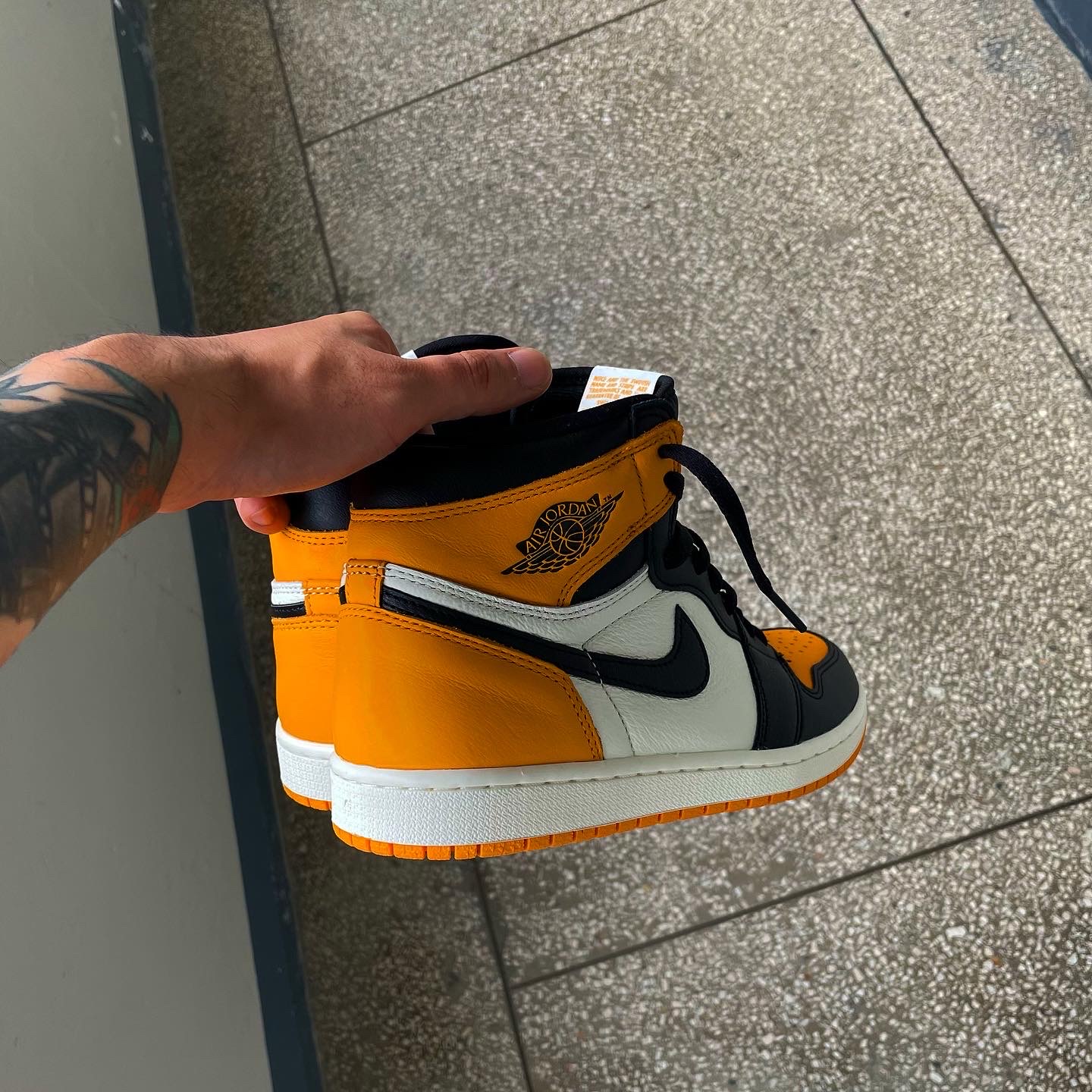 Jordan 1 Retro High OG Taxi 착용 스타일 - 1