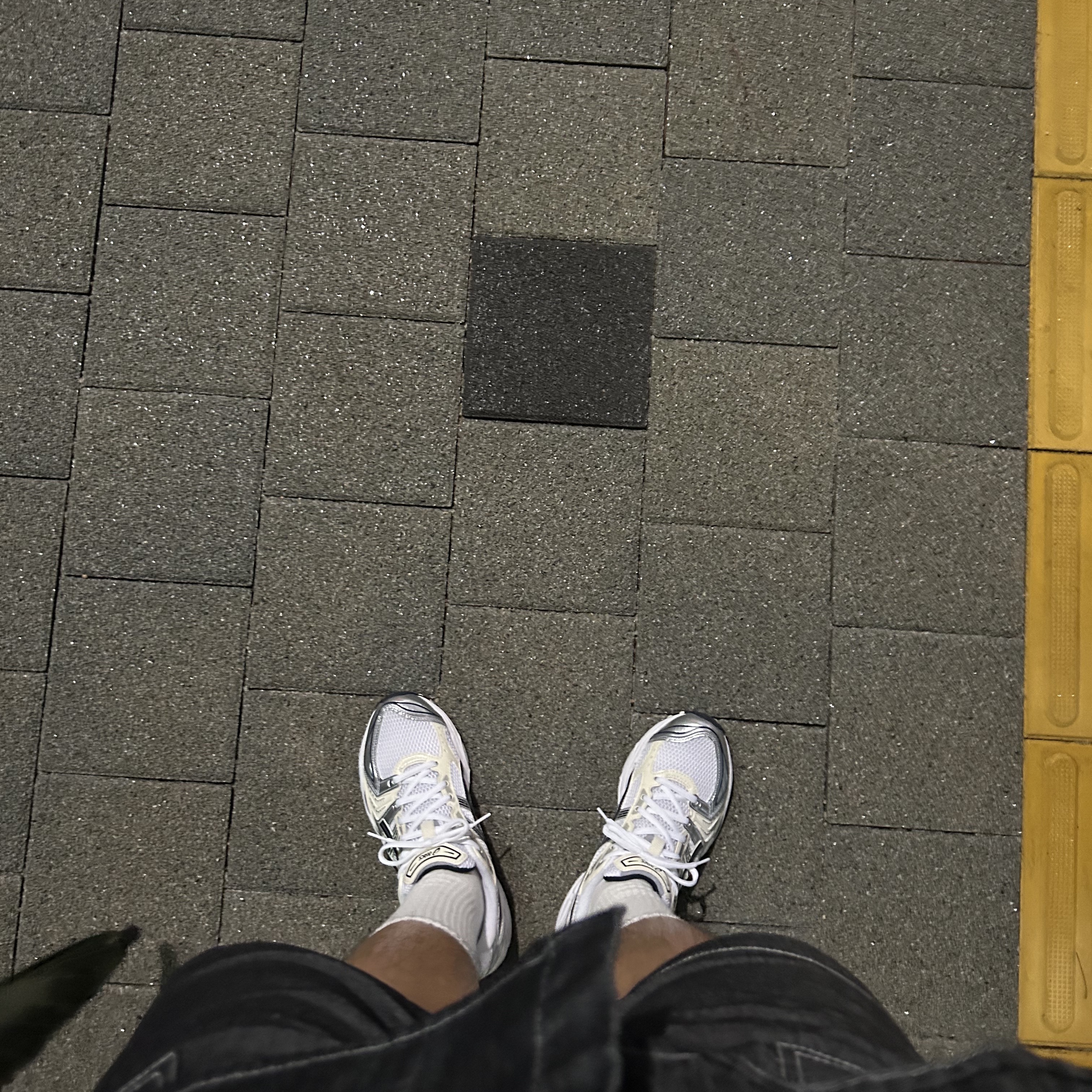 (W) Asics Gel-Kayano 14 White Midnight 착용 스타일 - 3