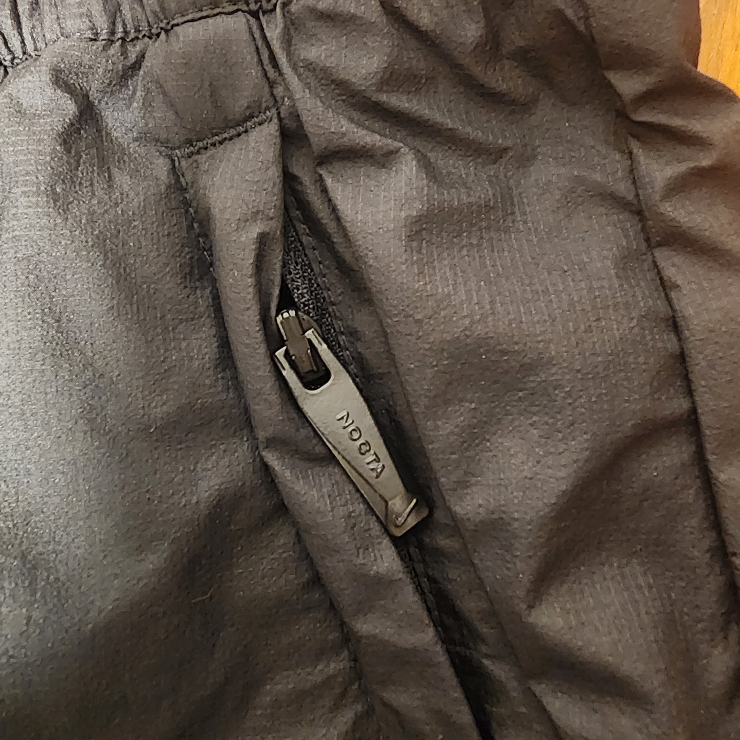 Nike x Drake Nocta NRG LR Track Pants Black (DR2620-010) 착용 스타일 - 4