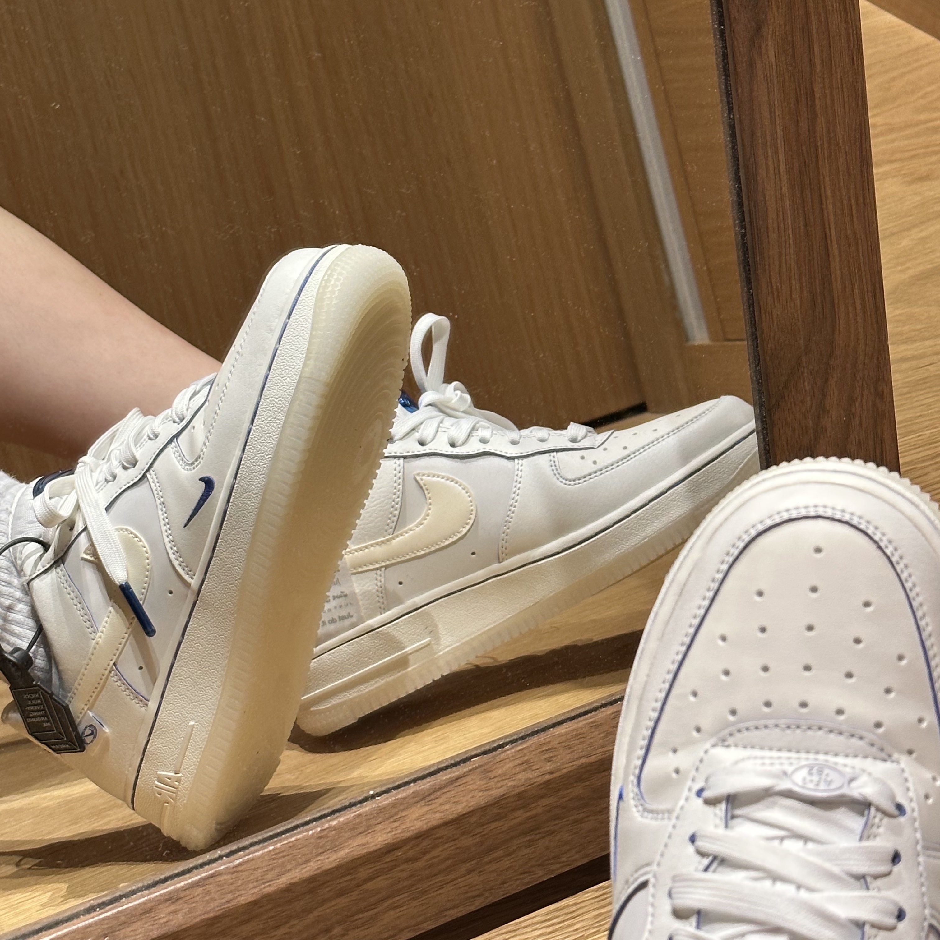 (W) Nike Air Force 1 '07 LX Game Royal Sail 착용 스타일 - 2