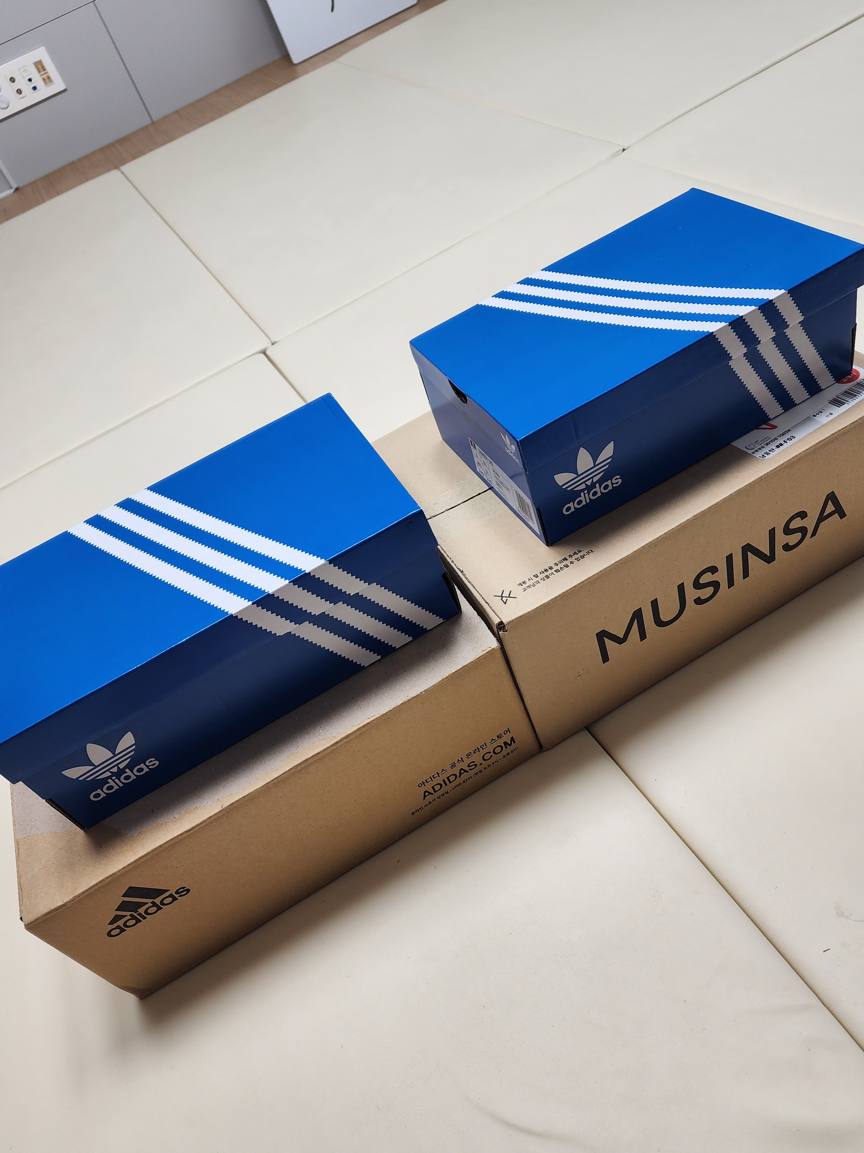 Adidas Samba OG Cloud White 착용 스타일 - 2