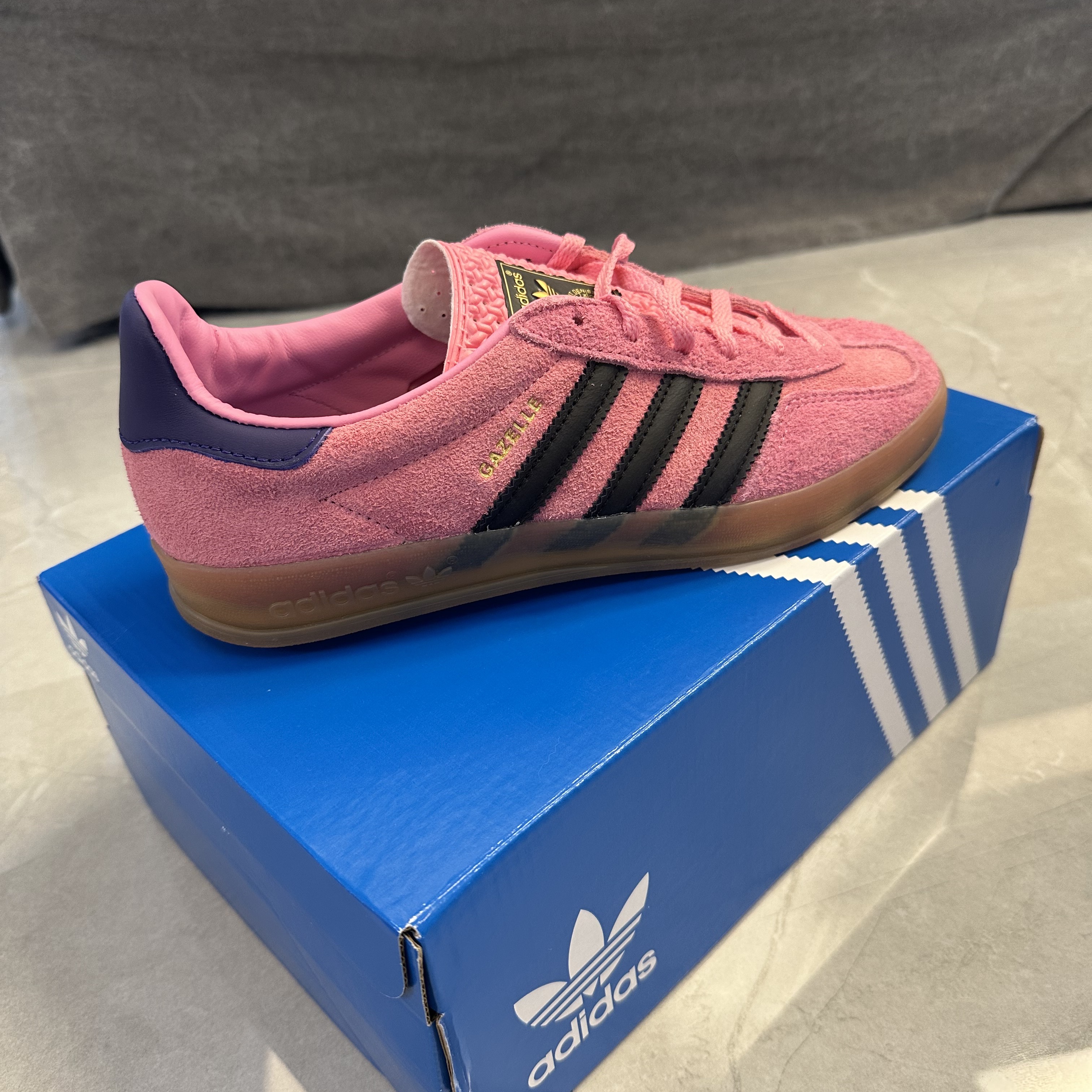 (W) Adidas Gazelle Indoor Bliss Pink 착용 스타일 - 1