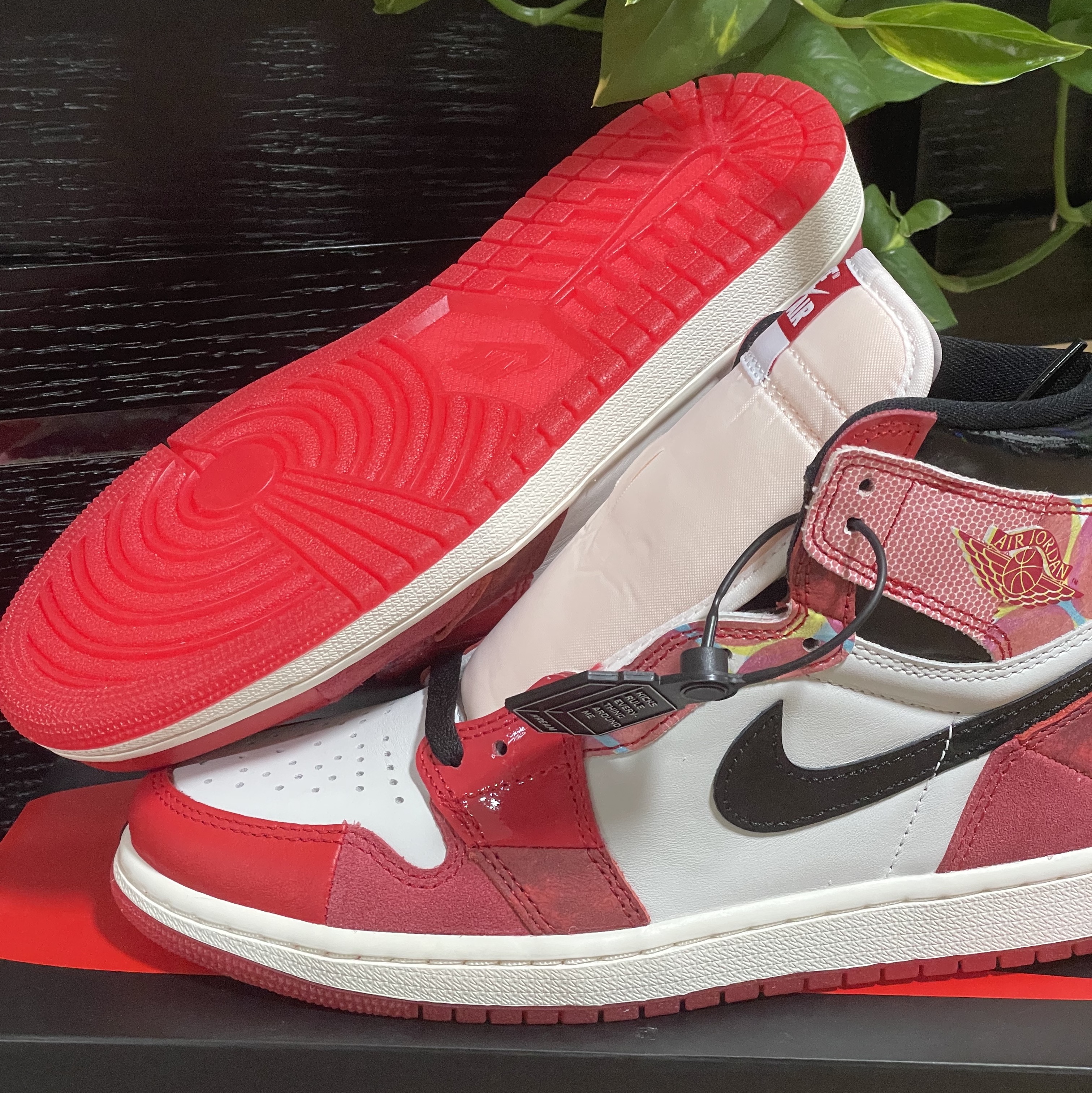 Jordan 1 Retro High Spider-Man Next Chapter 착용 스타일 - 3