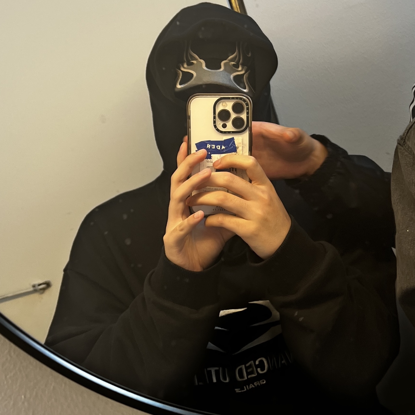 Yeezy Gap Engineered By Balenciaga Flame Cap Black, Casetify x Ader Error Sketch Impact iPhone Case 착용 스타일 - 1