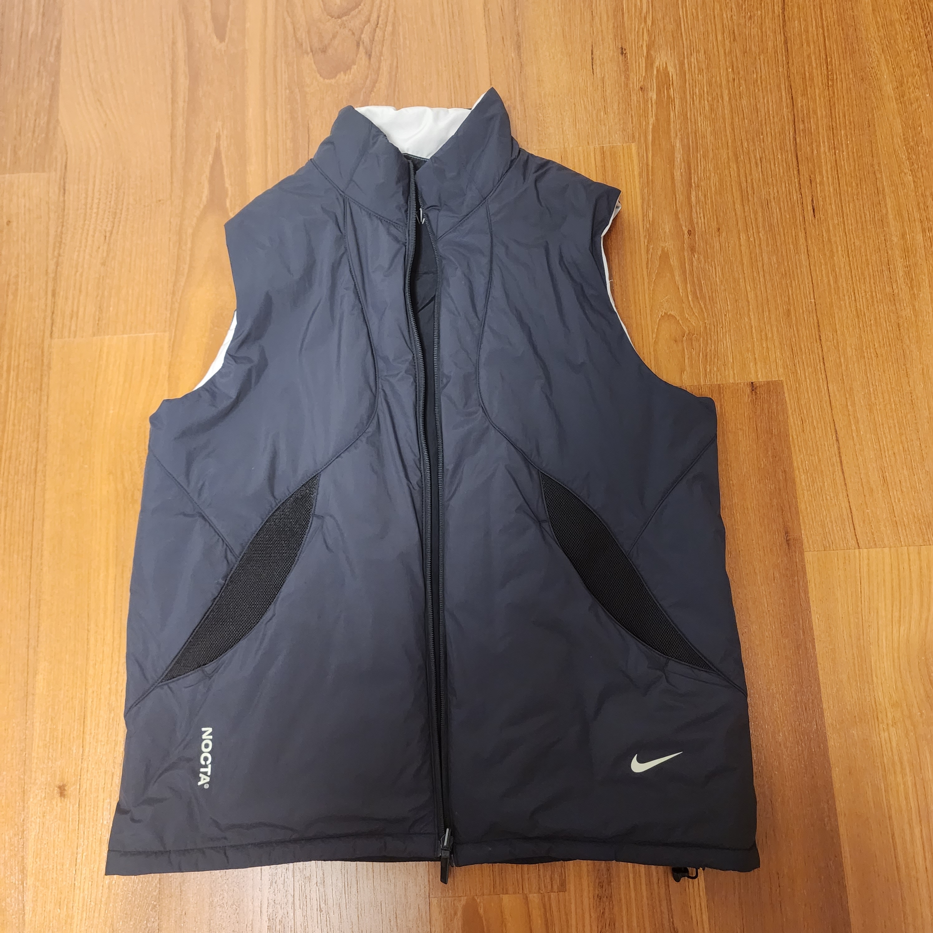 Nike x Drake Nocta NRG LR Reversible Vest Black (DR2663-010) 착용 스타일 - 3