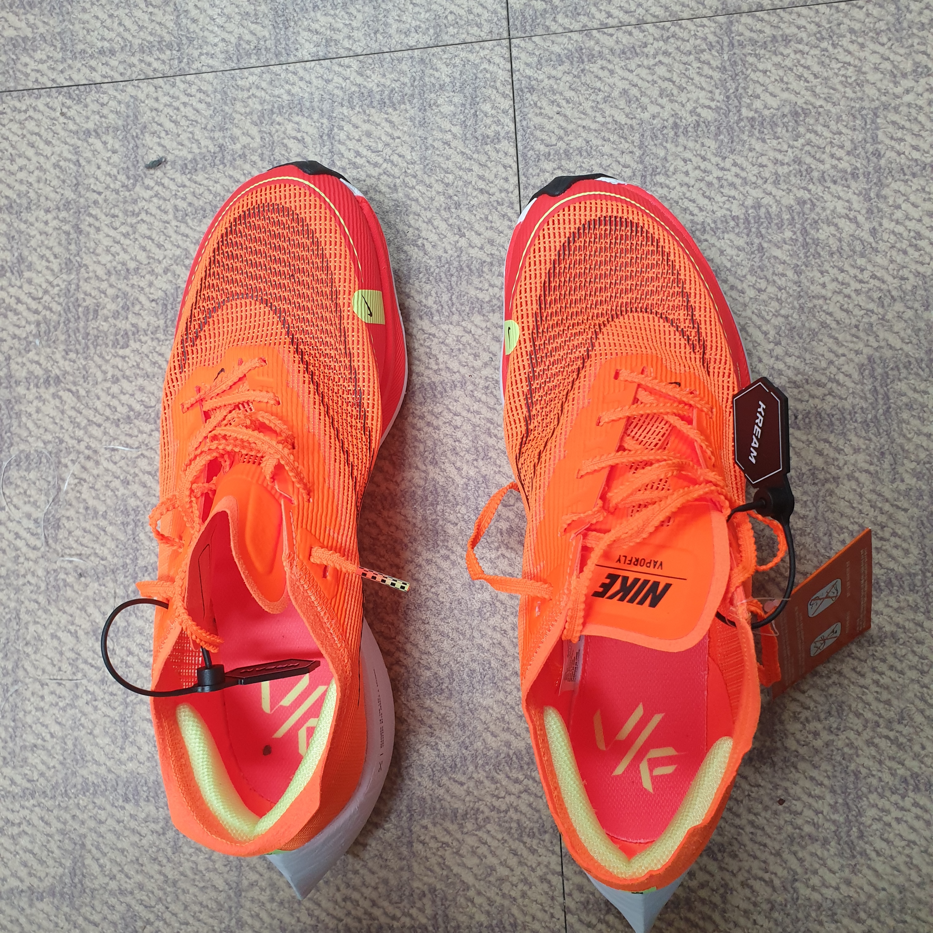 Nike ZoomX Vaporfly Next% 2 Total Orange 착용 스타일 - 5