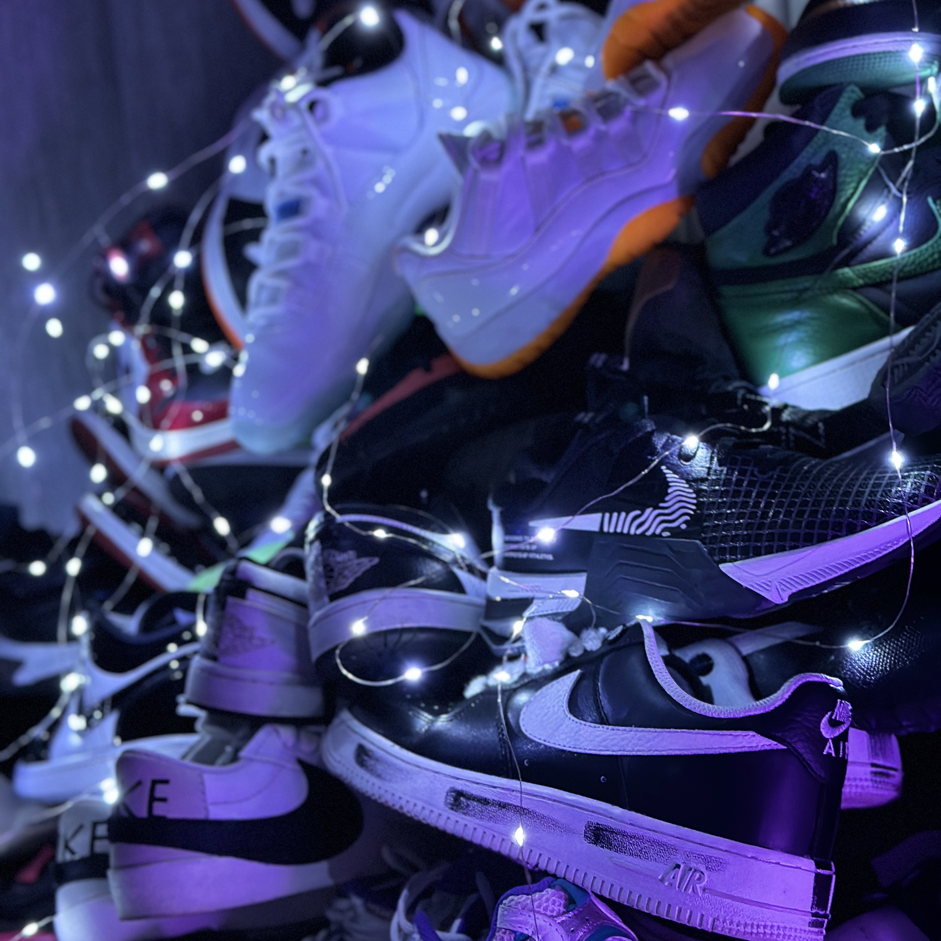Jordan 1 Retro High OG Electro Orange, Jordan 1 Retro High OG Pine Green Black 착용 스타일 - 2