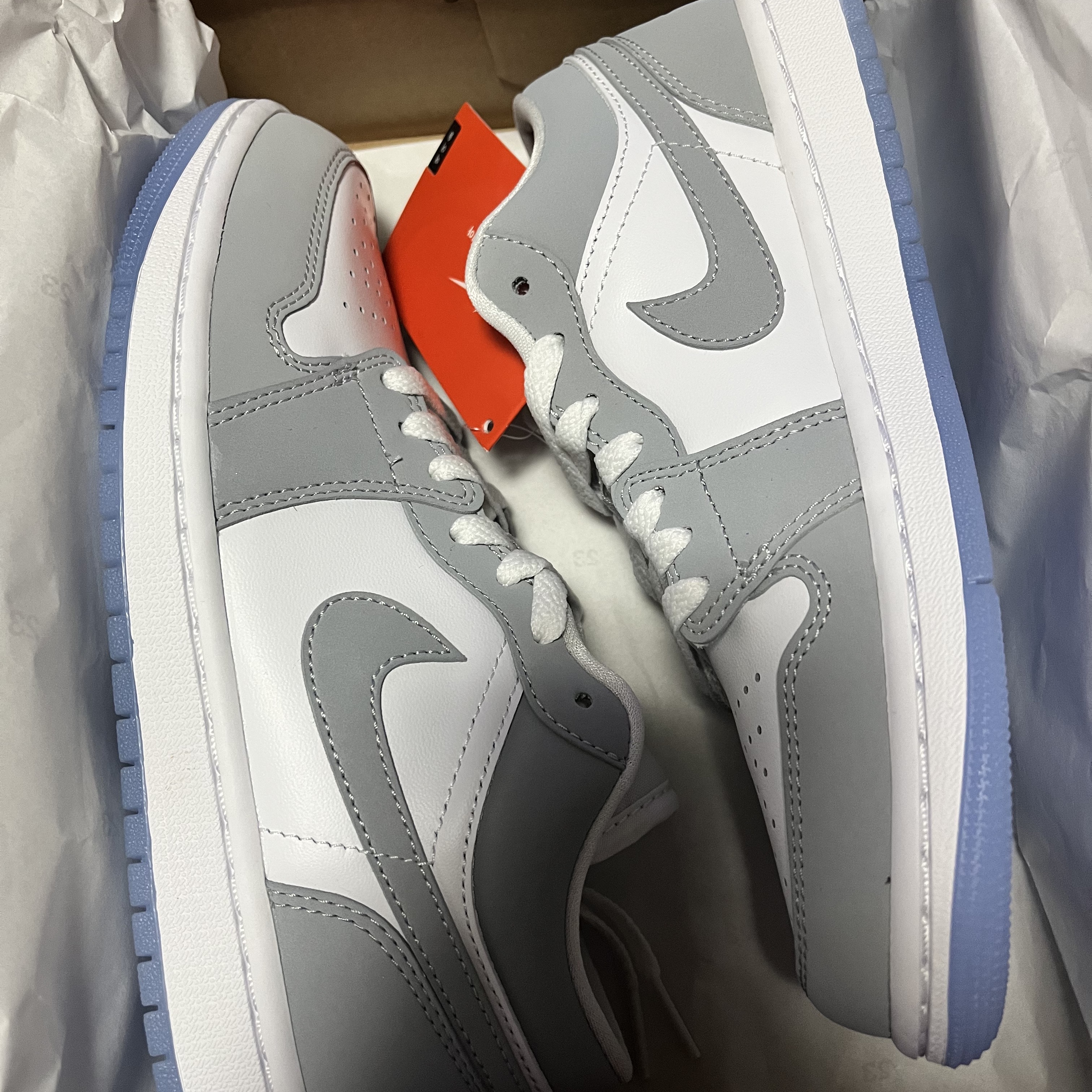 (W) Jordan 1 Low White Wolf Grey 착용 스타일