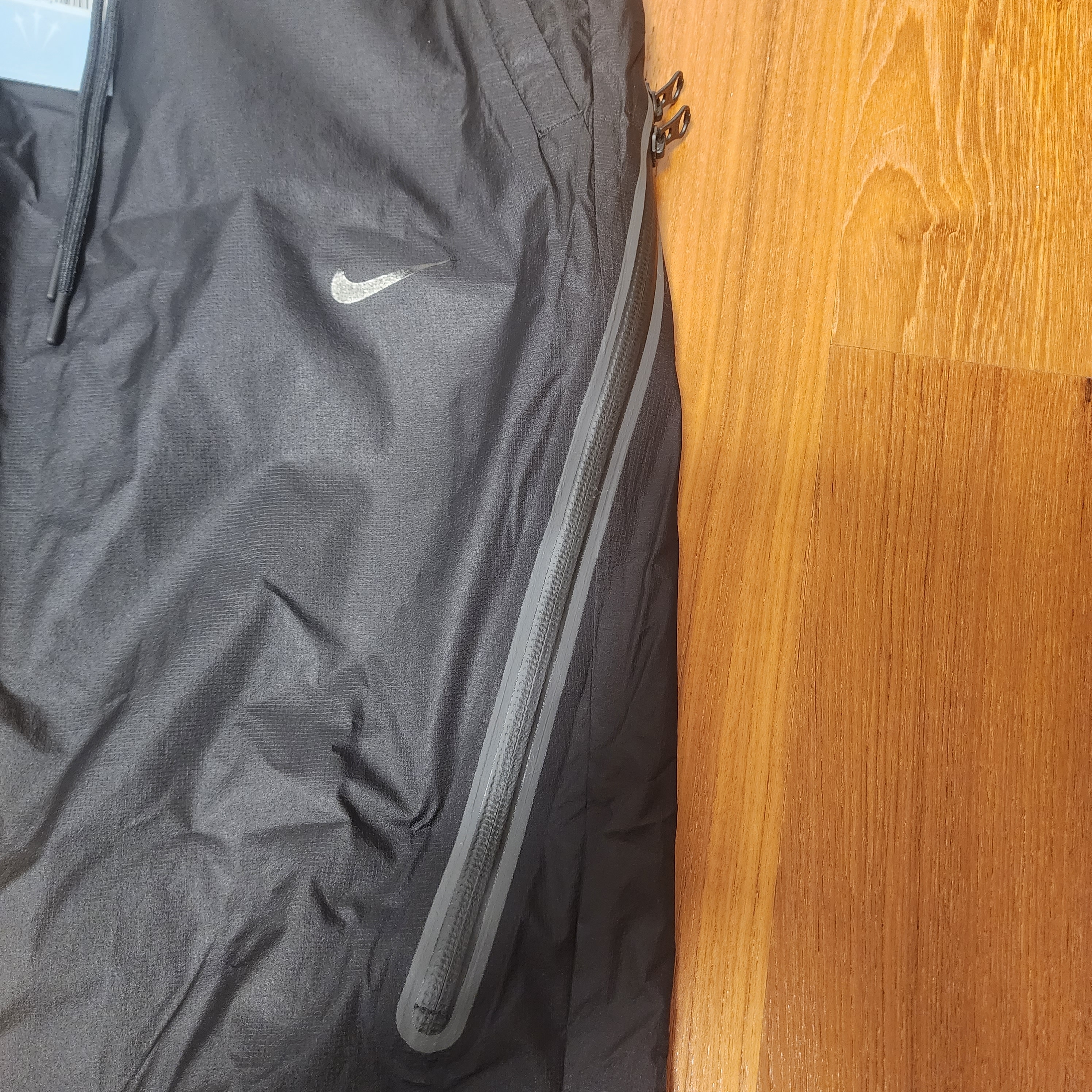 Nike x Drake Nocta NRG LR Track Pants Black (DR2620-010) 착용 스타일 - 3