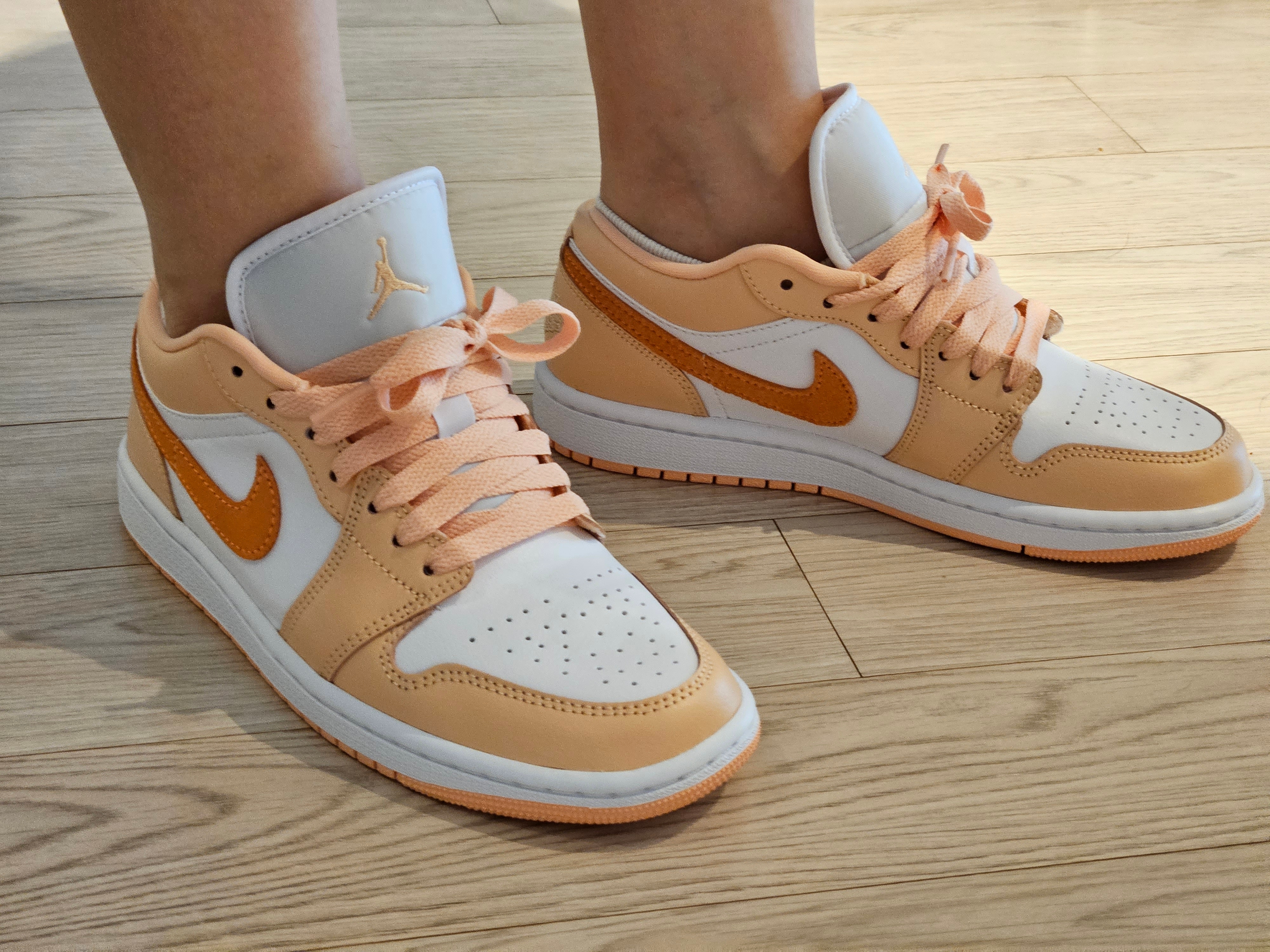 (W) Jordan 1 Low Sunset Haze 착용 스타일 - 3