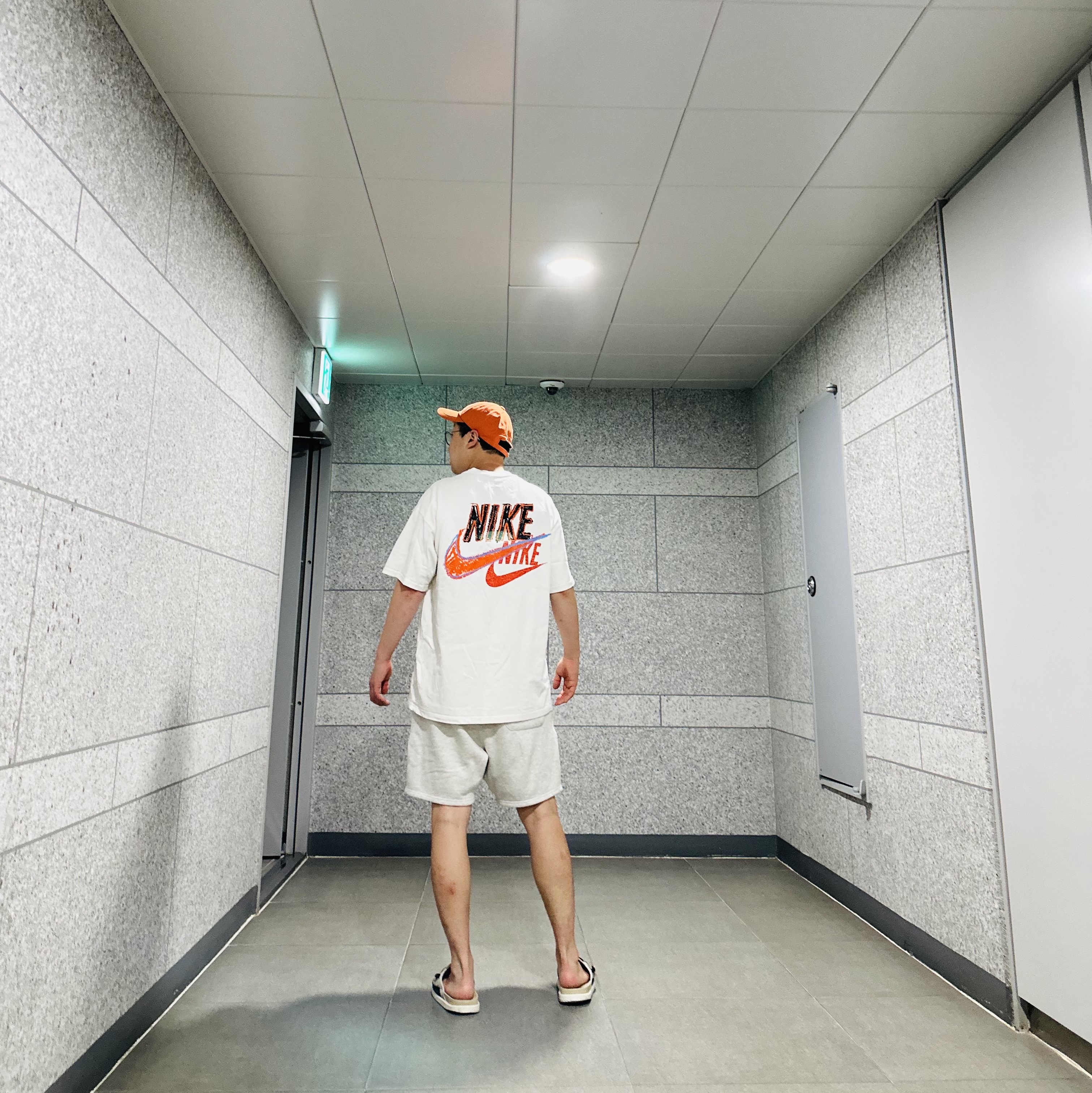 Nike M NRG Dunk '85 T-Shirt Sail - US/EU, Essentials Sweatshorts Oatmeal - 21SS 착용 스타일 - 3