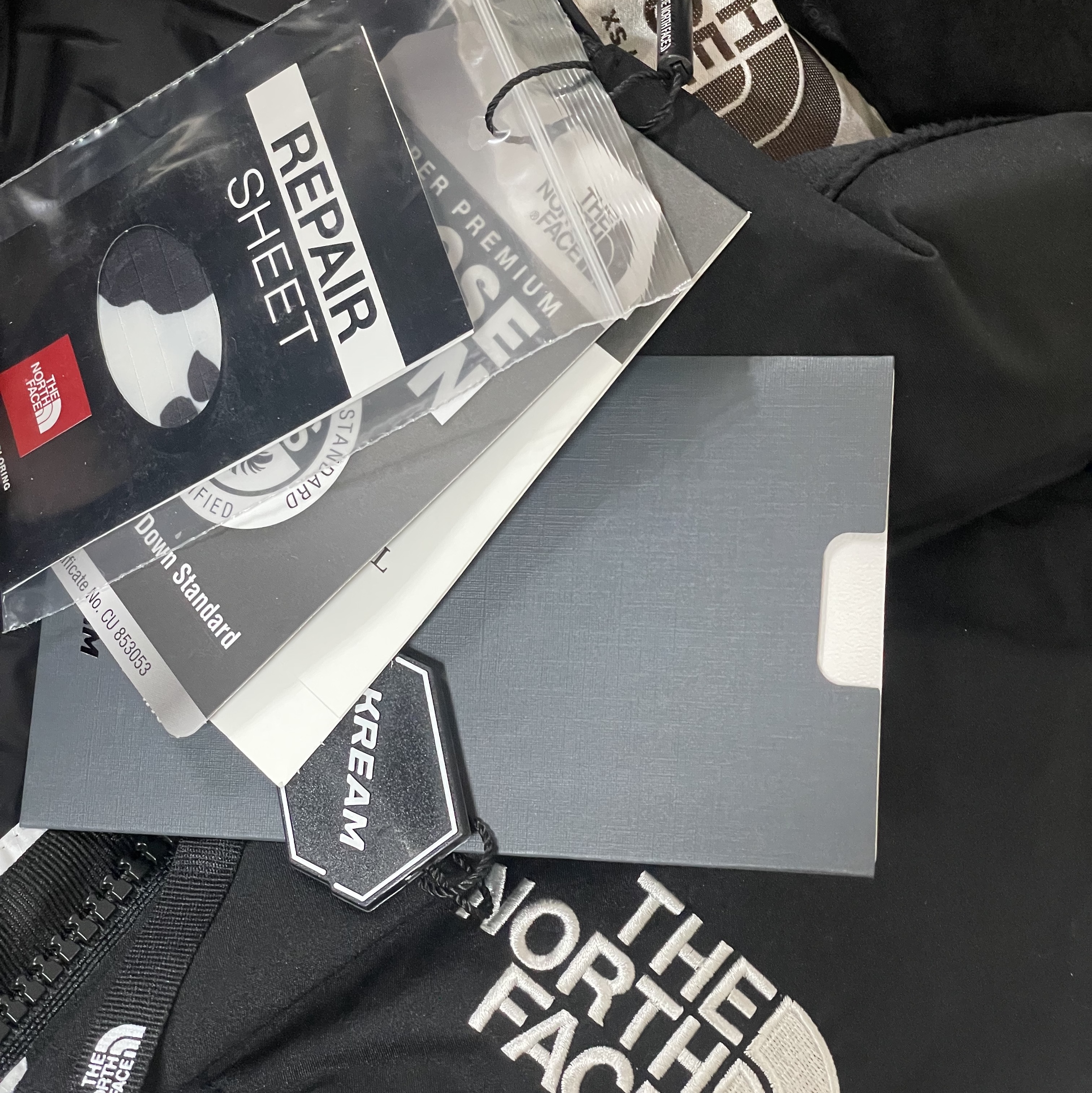 The North Face White Label Novelty Nuptse Down Jacket Cream 착용 스타일 - 1