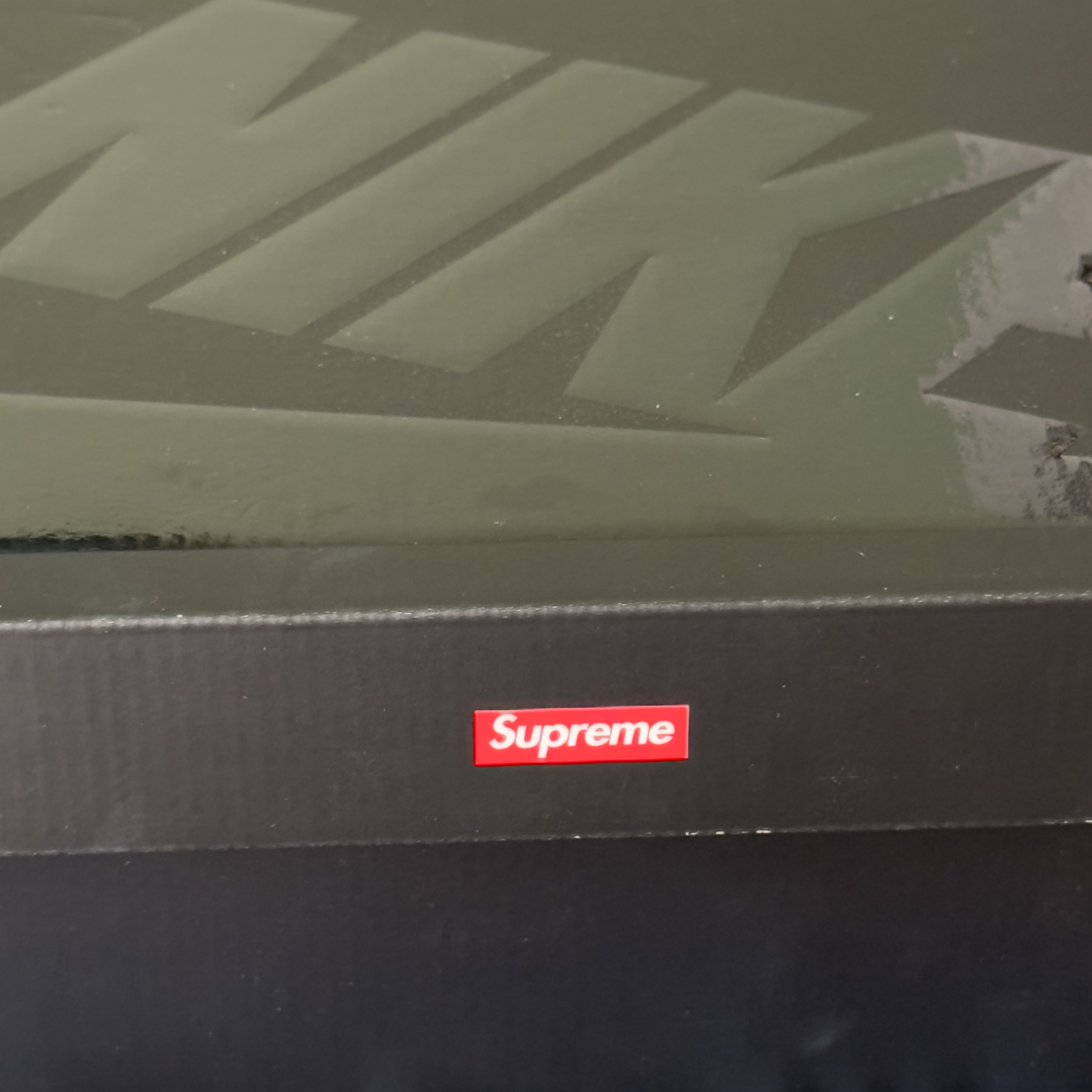 Nike x Supreme Air Force 1 Low Black 착용 스타일 - 4