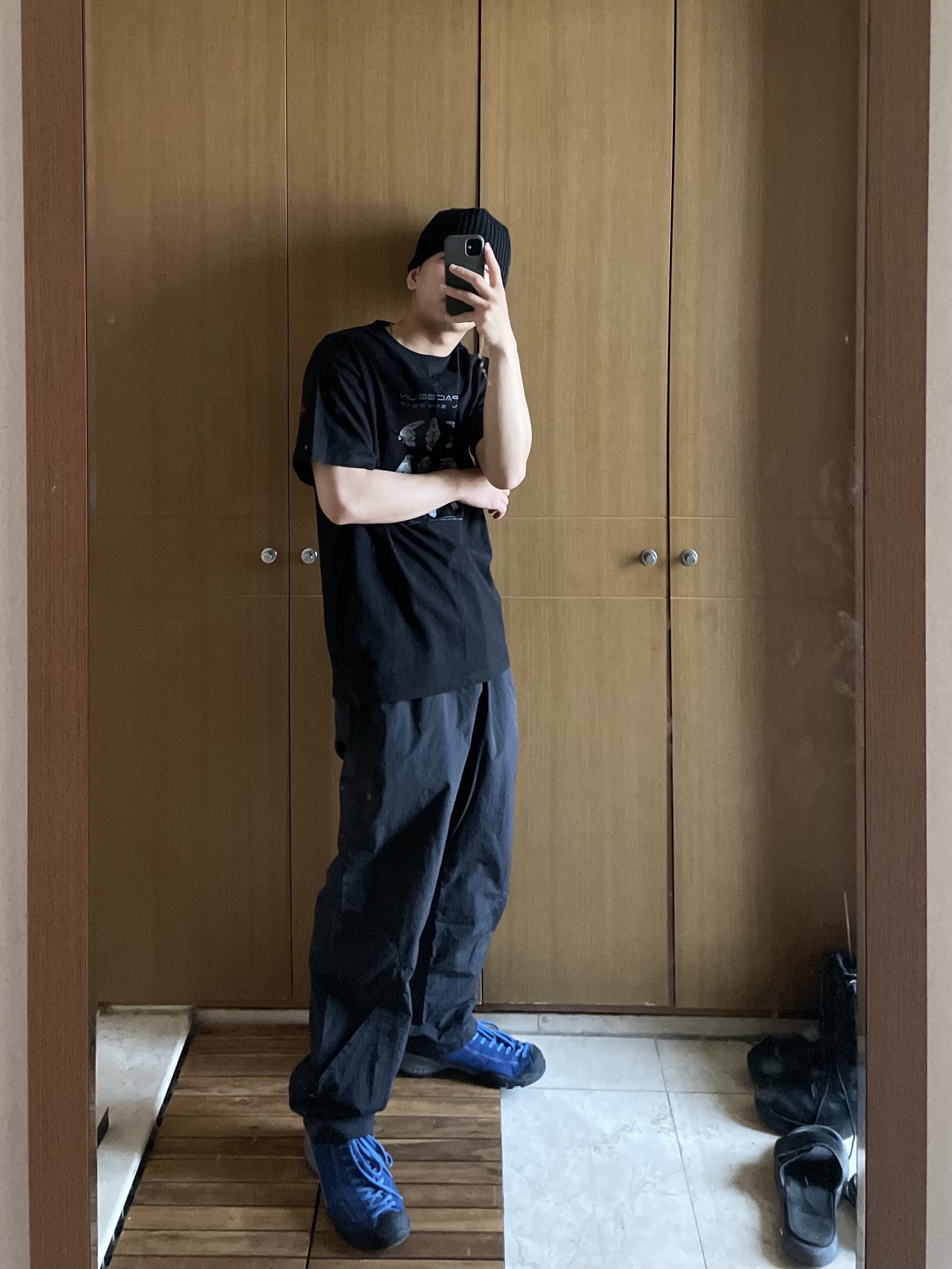Stussy 8 Ball Keychain Black 착용 스타일 - 1