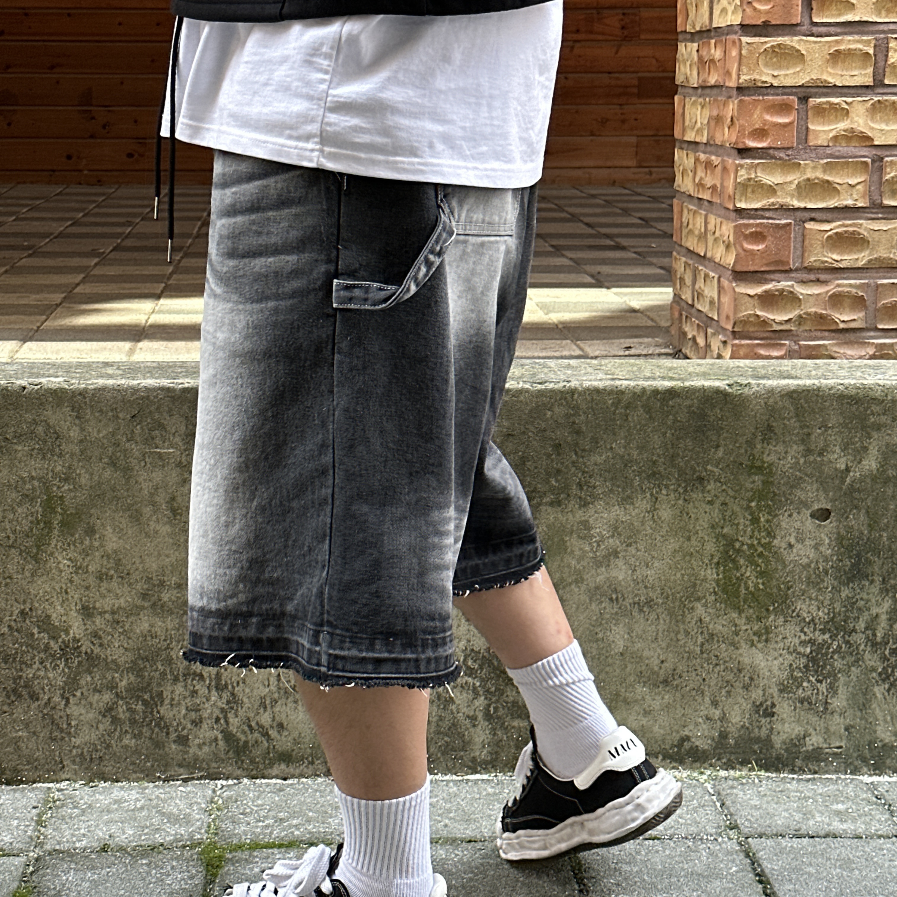 Maison Mihara Yasuhiro Blakey OG Sole Canvas Low-top Sneakers Black White 착용 스타일 - 2