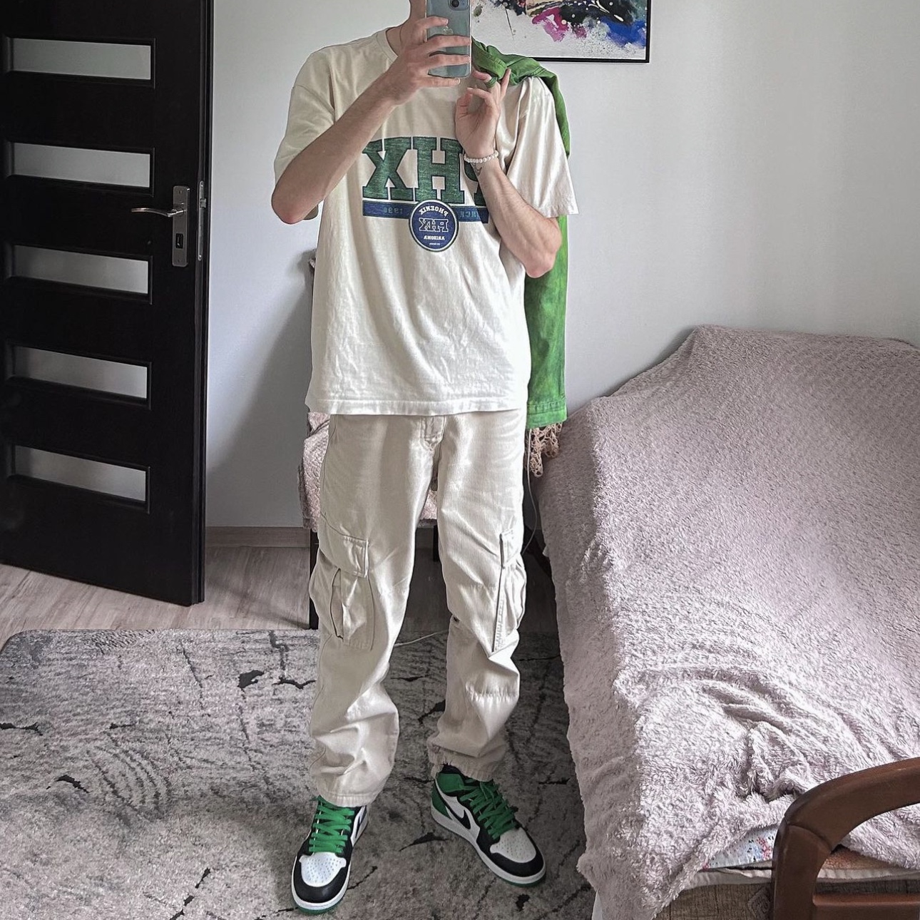 Jordan 1 Retro High OG Black and Lucky Green 착용 스타일 - 2