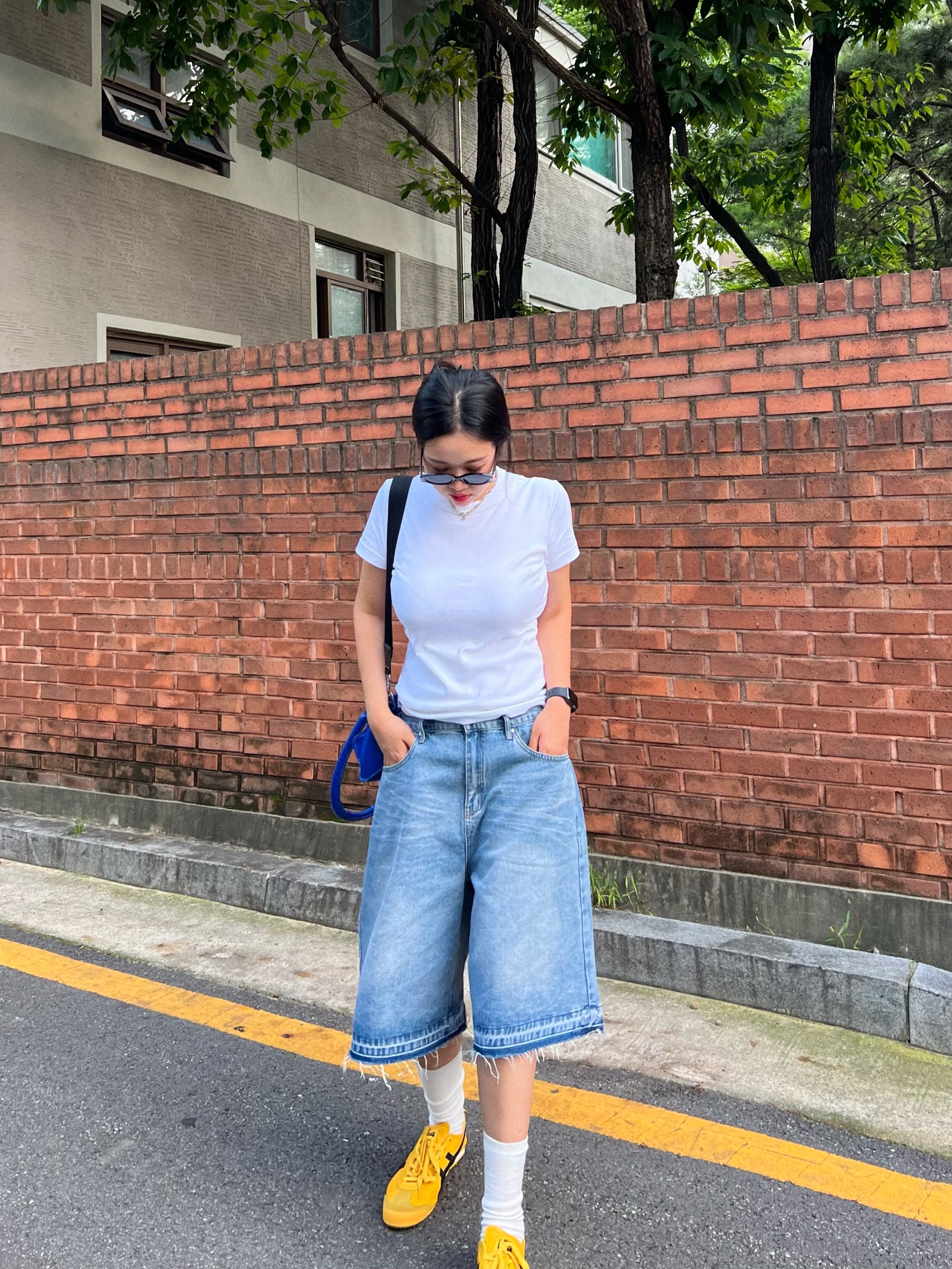Onitsuka Tiger Mexico 66 Yellow Black, Ader Error x Zara Leather Shoulder Bag Blue 착용 스타일 - 2