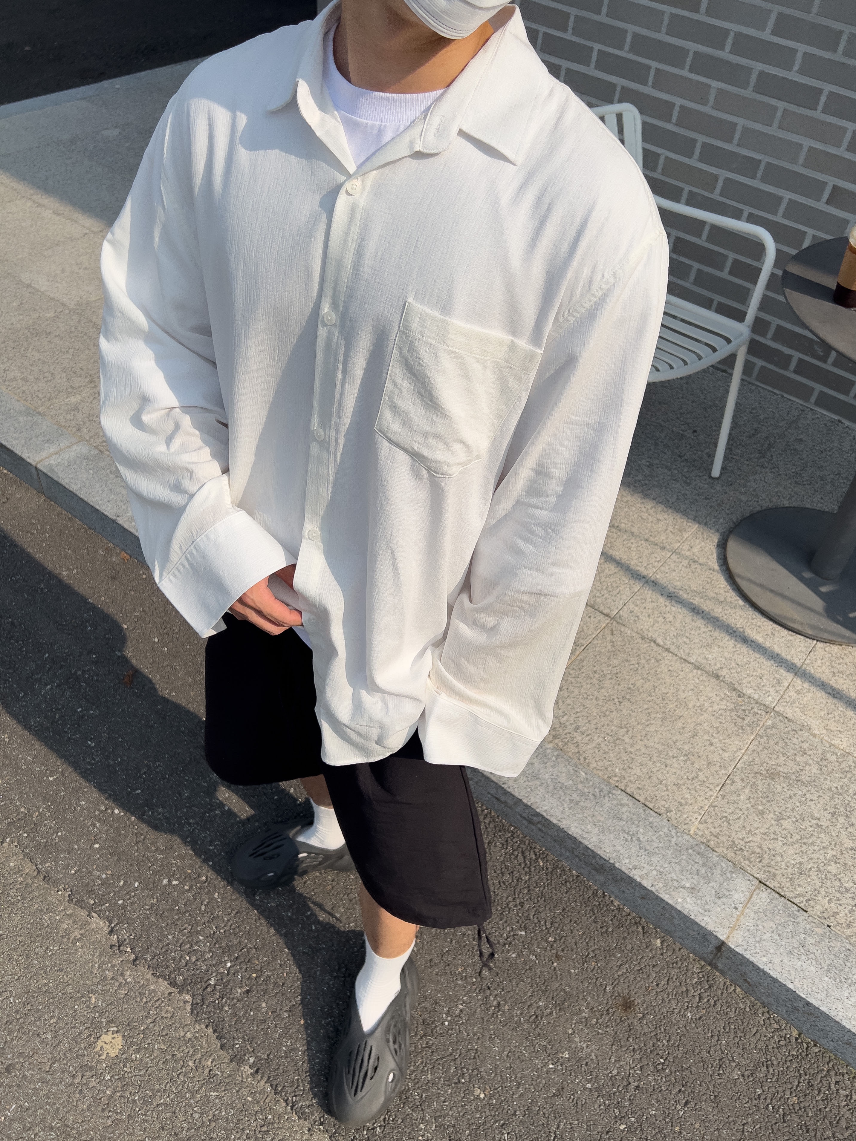 Adidas Yeezy Foam RNNR Onyx 착용 스타일 - 1